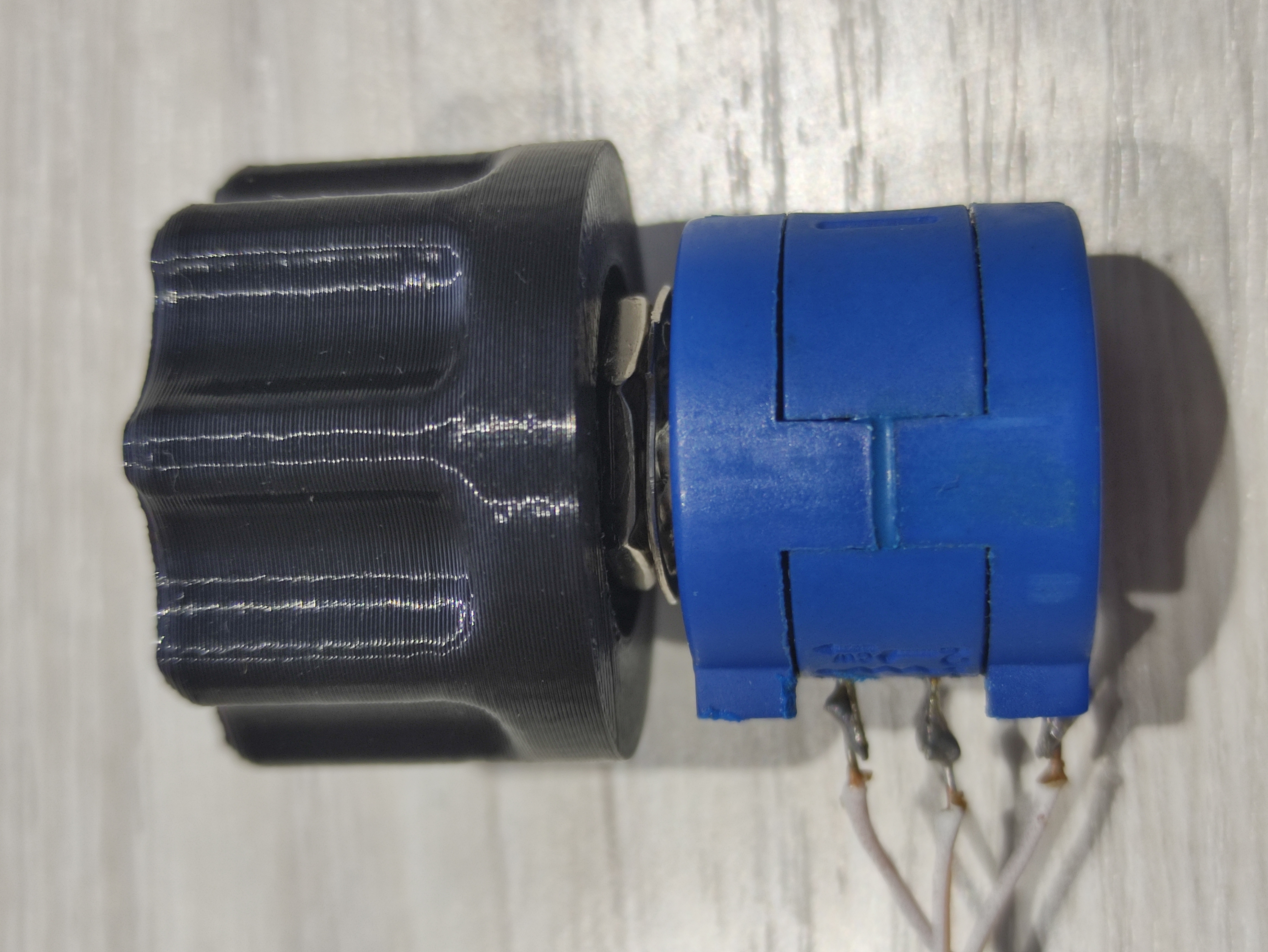 Miniatura 2 do modelo 3D 3590 potentiometer knobs