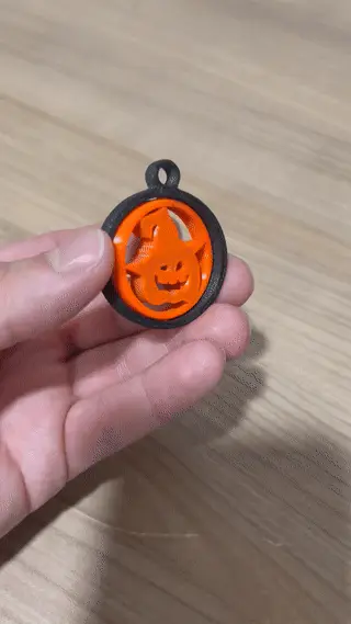 Halloween gyro keychain