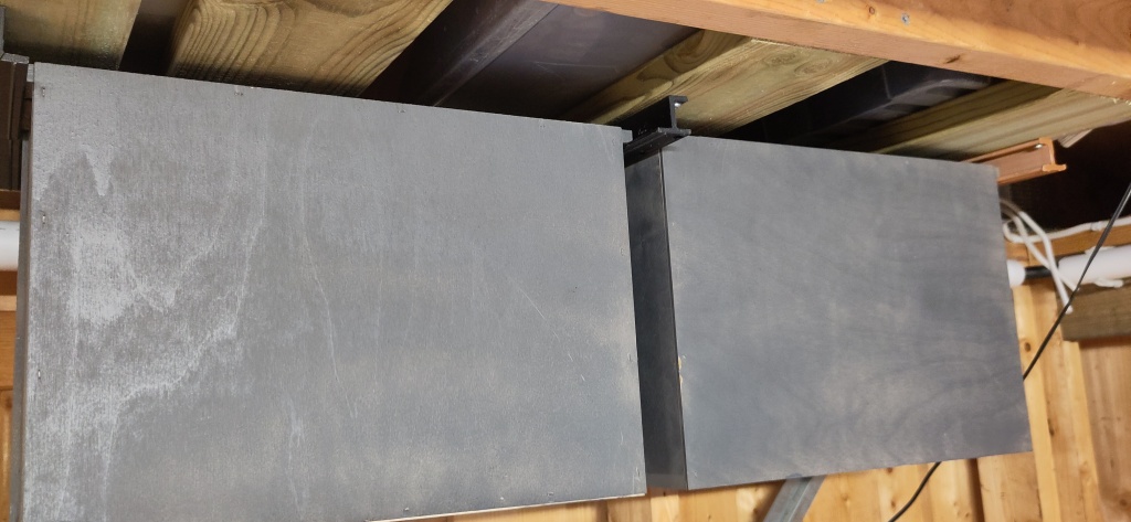 Beekeeping T frame holder for ceiling mount