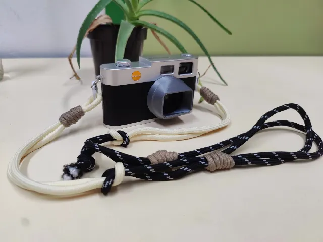 Echolens filters holder and lens hood