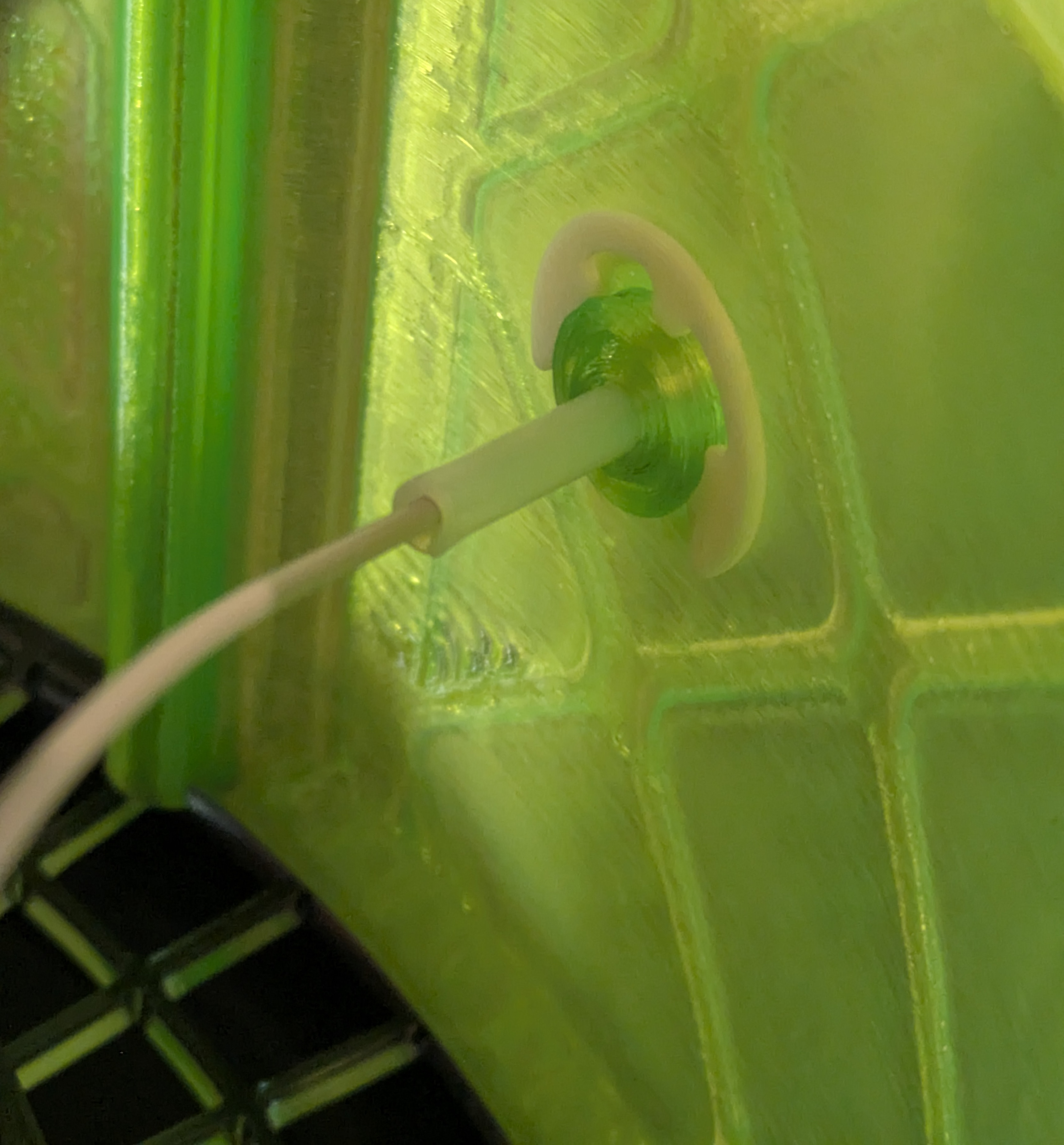 Spherical port for PTFE tube