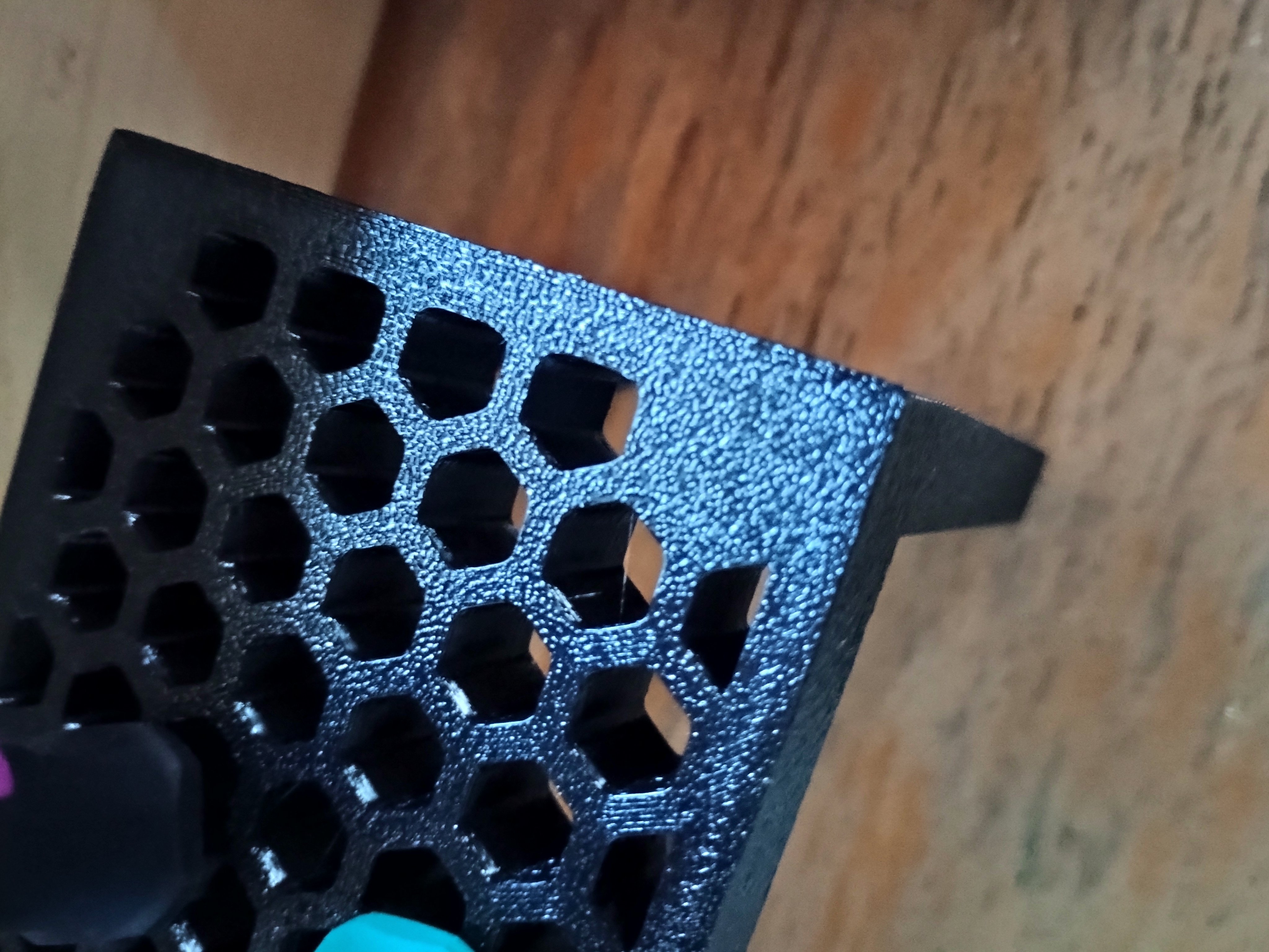 Miniatura 6 do modelo 3D Screwdriver holder for table, honeycomb pattern