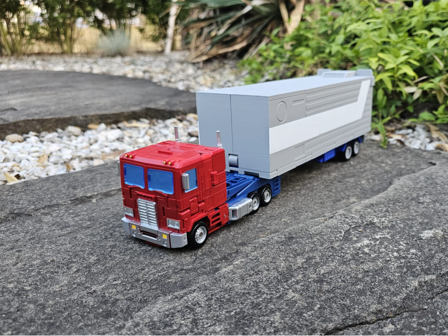 SS86 Optimus prime trailer
