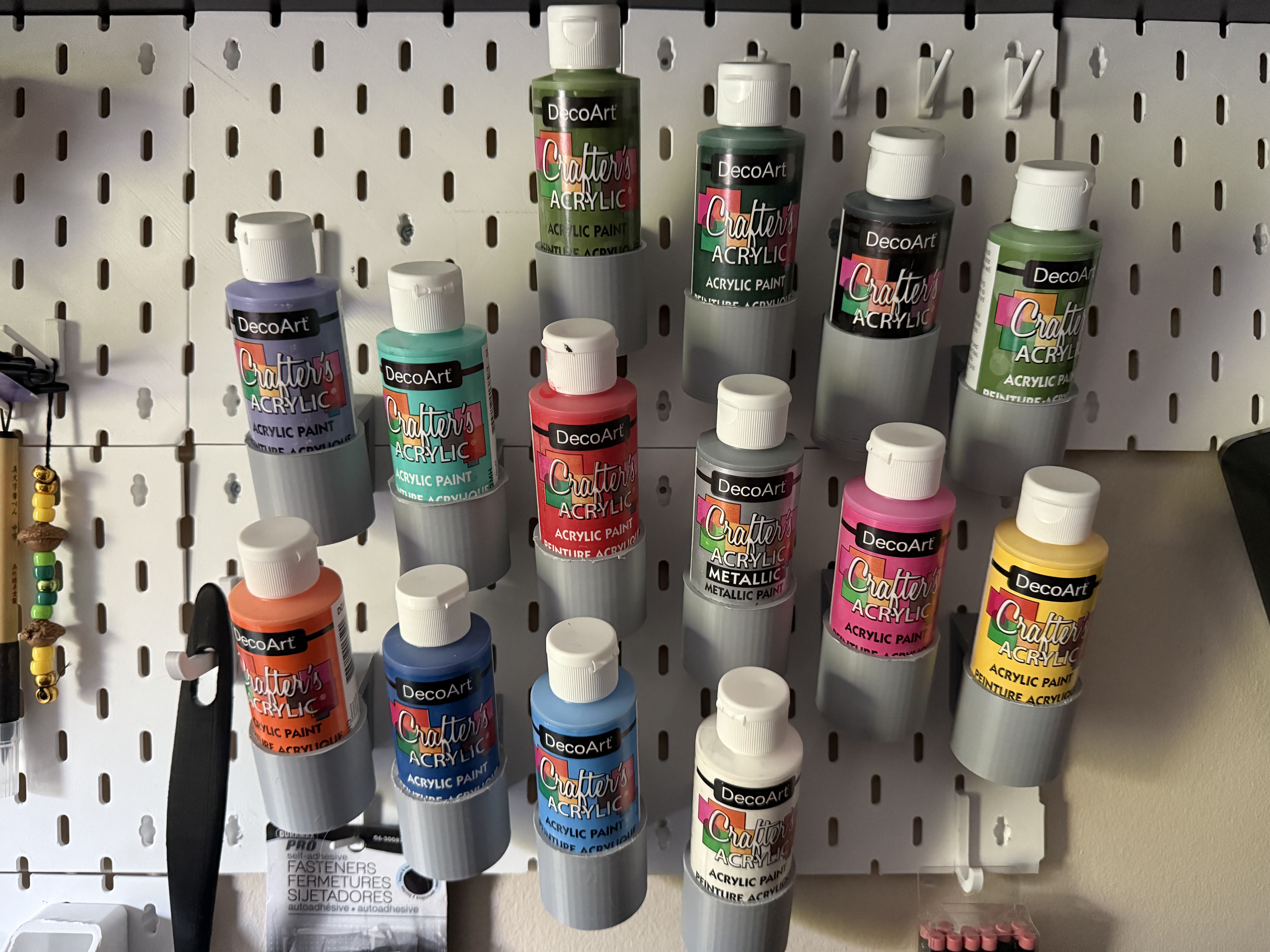 Deco Art Skadis Paint Holder (Dollarama)