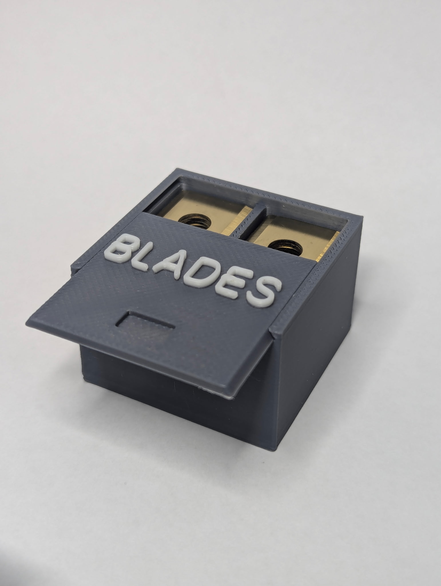 Luba Blade and Screw Holder