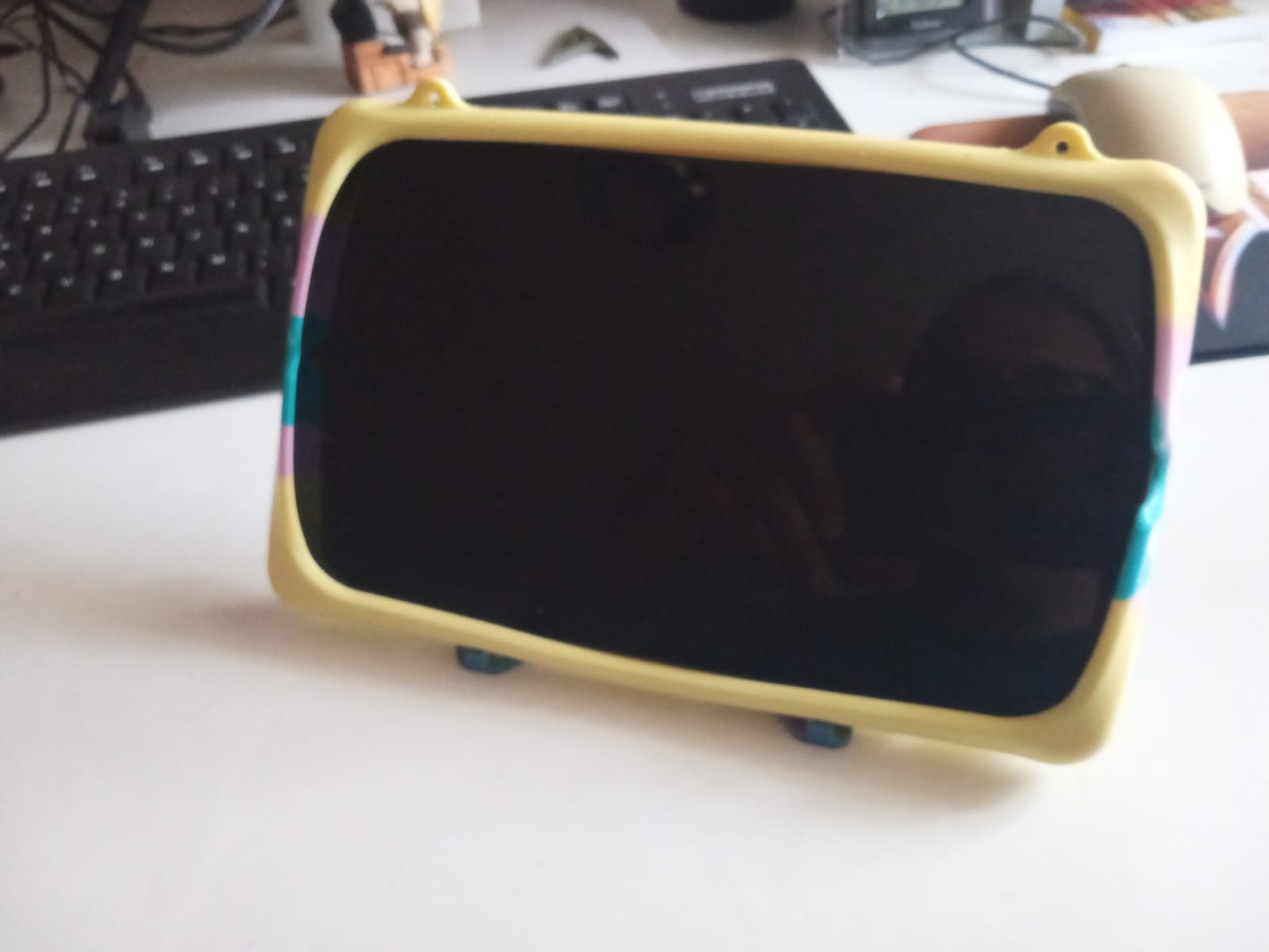 Minimal Colorful Tablet Stand for Kids