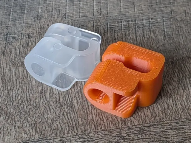 Refrigerator condenser spacer clip