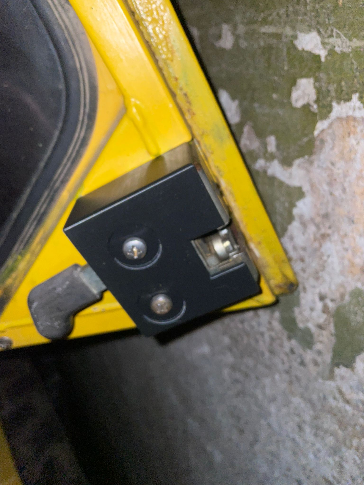 Cover for door lock fit on Kramer 312