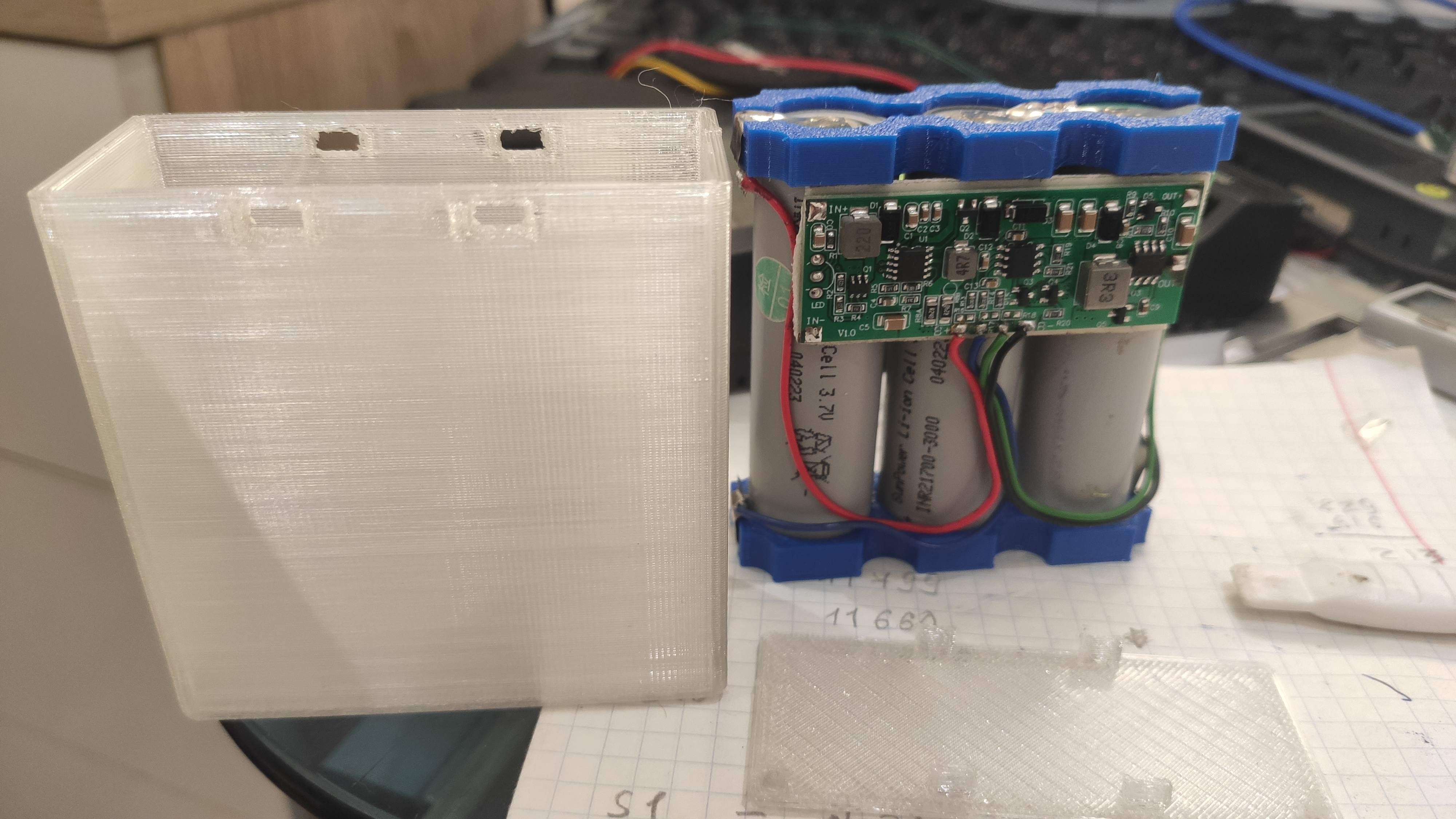 Box UPS 12v battery 21700 3s