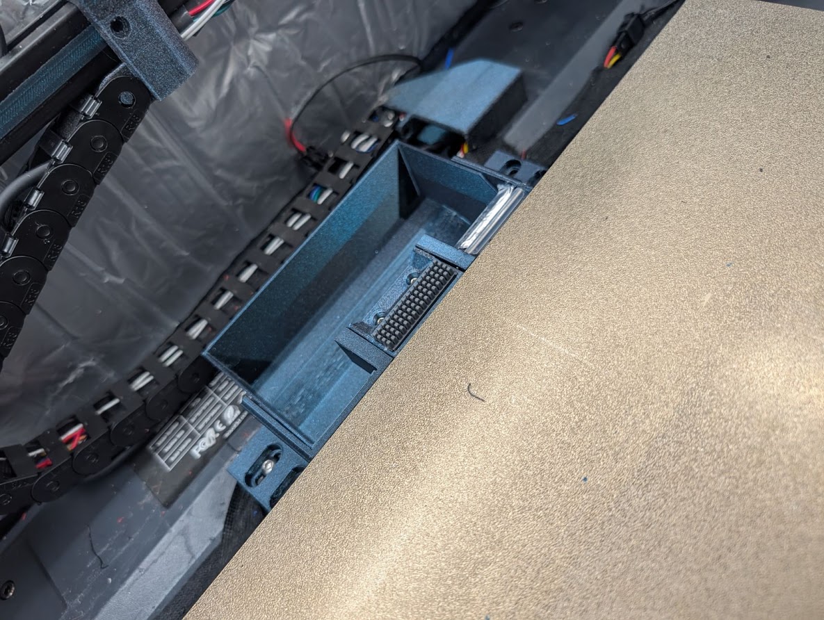 SV08 Voron Bed Mod Wiper with Purge Bucket