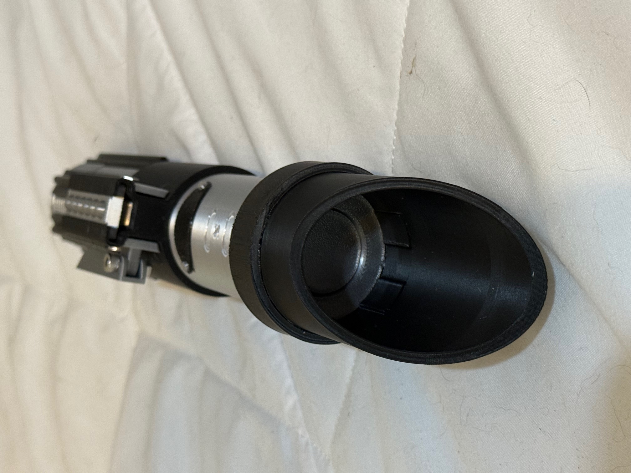 V6 Darth Vader locking Lightsaber — thumbnail 5