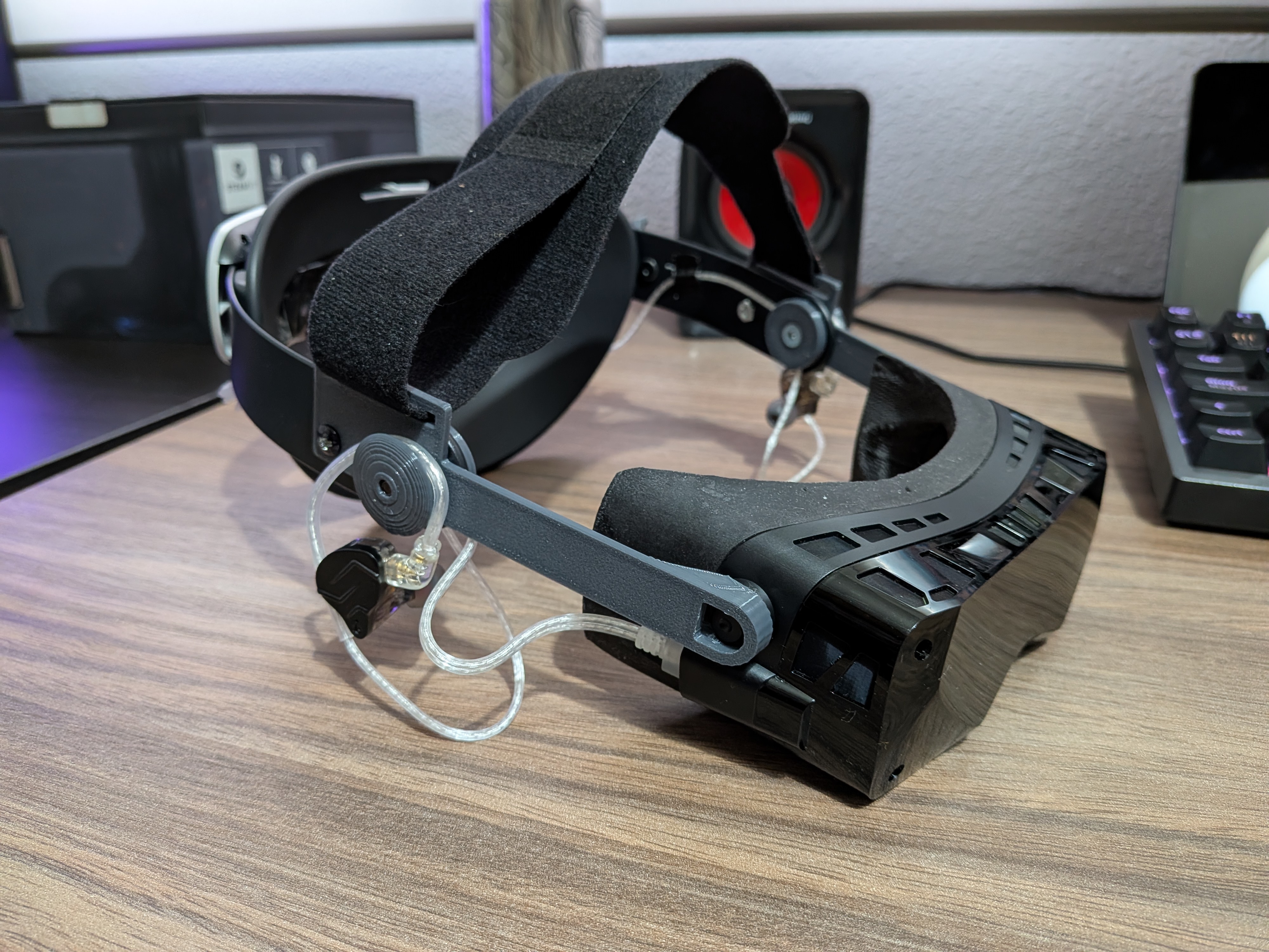 Bigscreen Beyond IEM Audiostrap KKCOBVR from QUEST 3