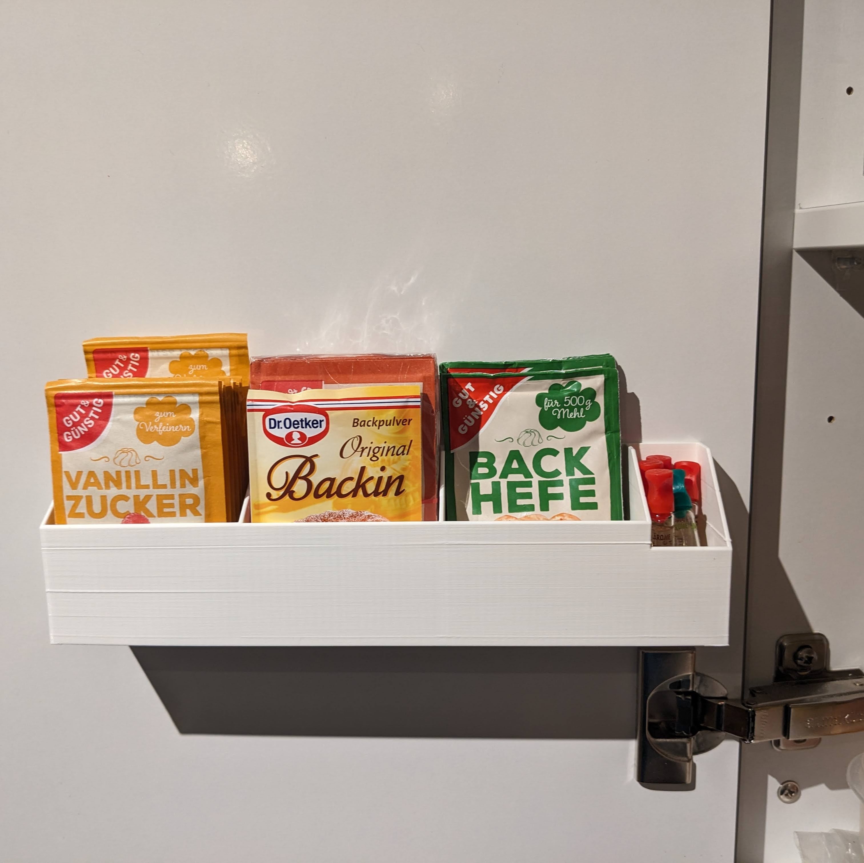 Baking Soda Door Storage with small pocket.