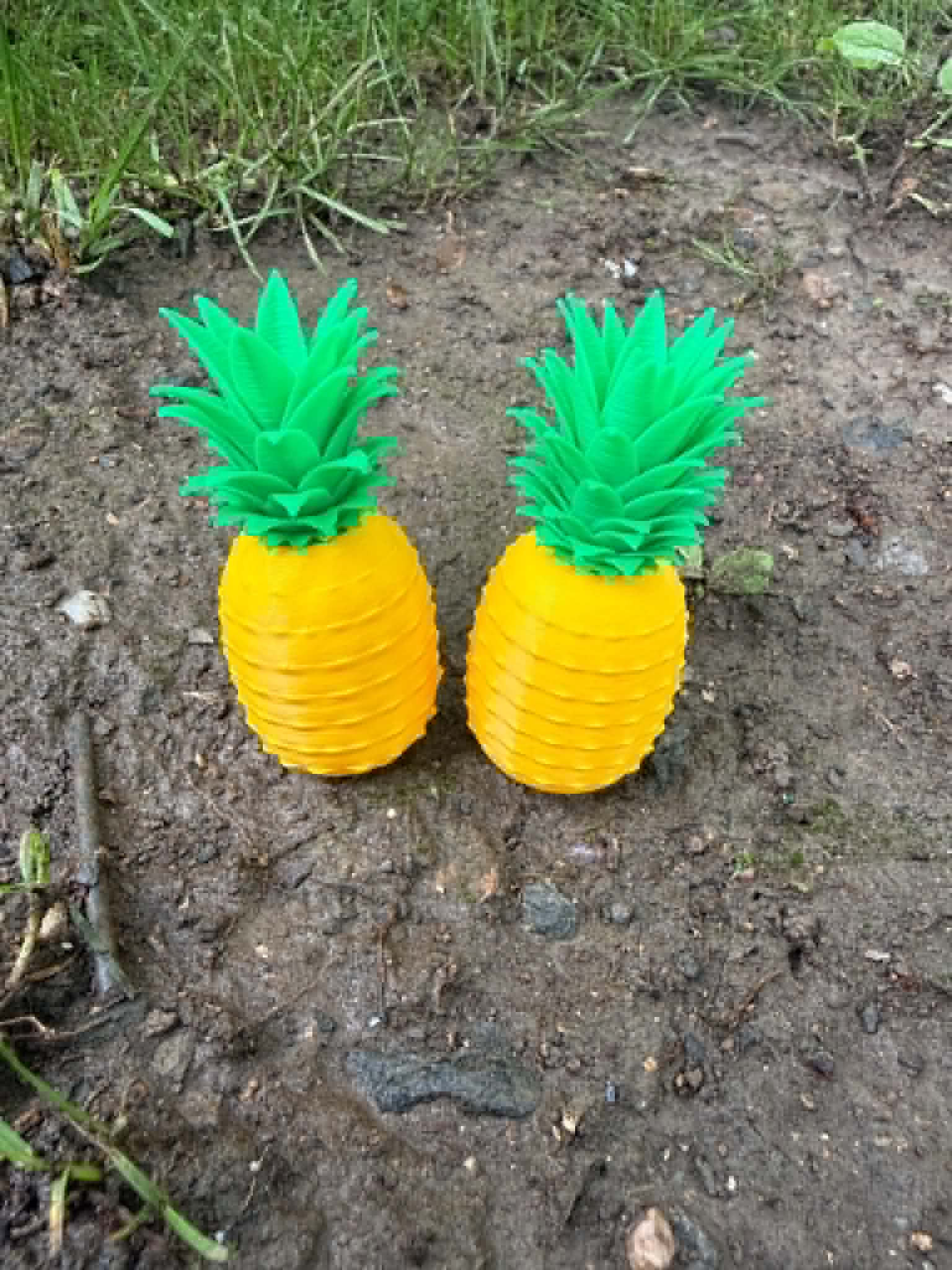Miniatura 5 do modelo 3D Realistic pineapple miniature