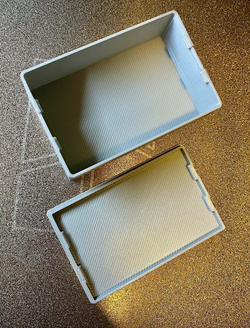 Miniatura 2 do modelo 3D Parametric Snap Fit Electronics Enclosure Box