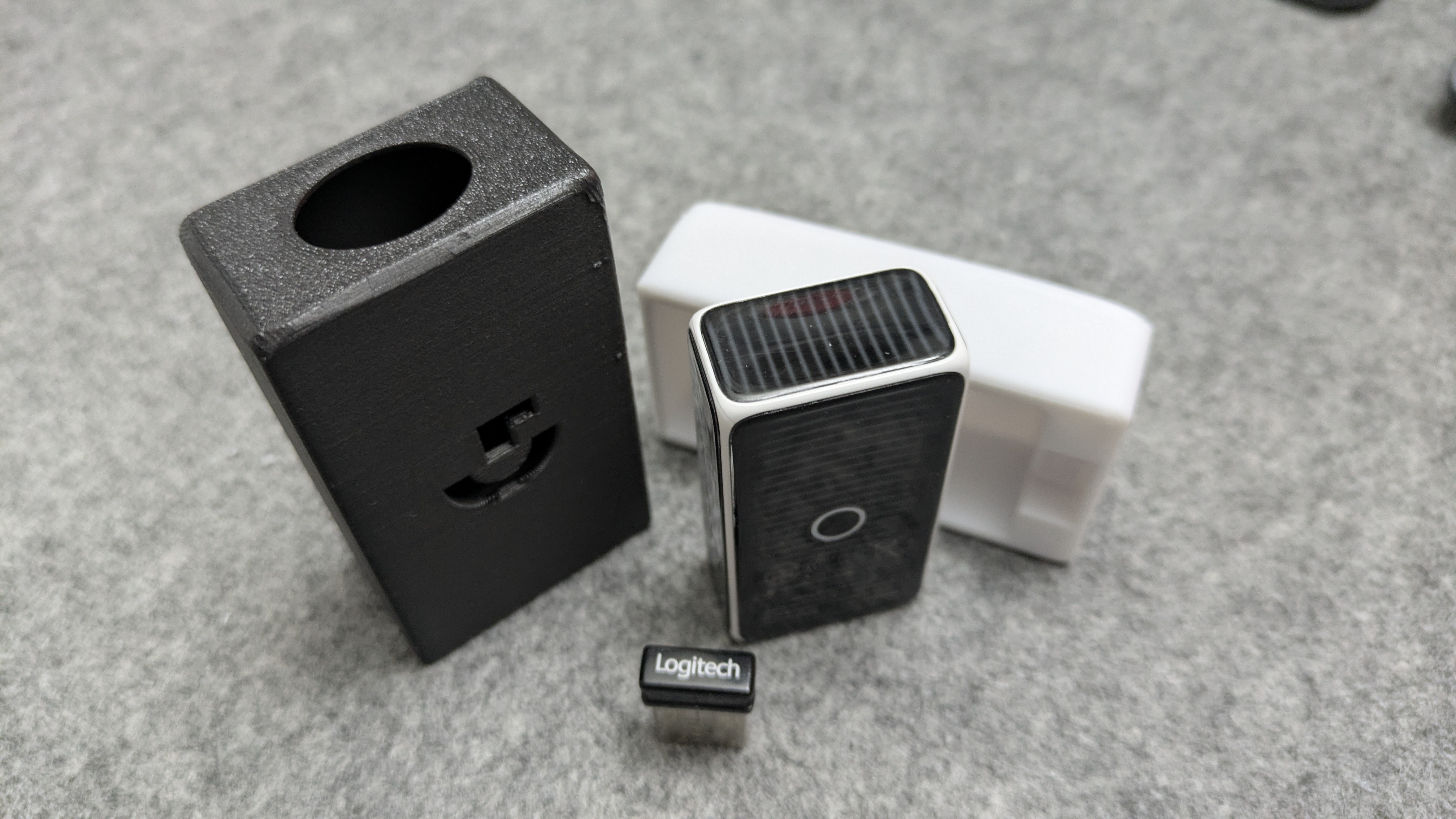 Logitech Cube - Case