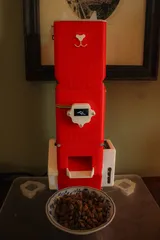 Overengineered Pet Feeder
