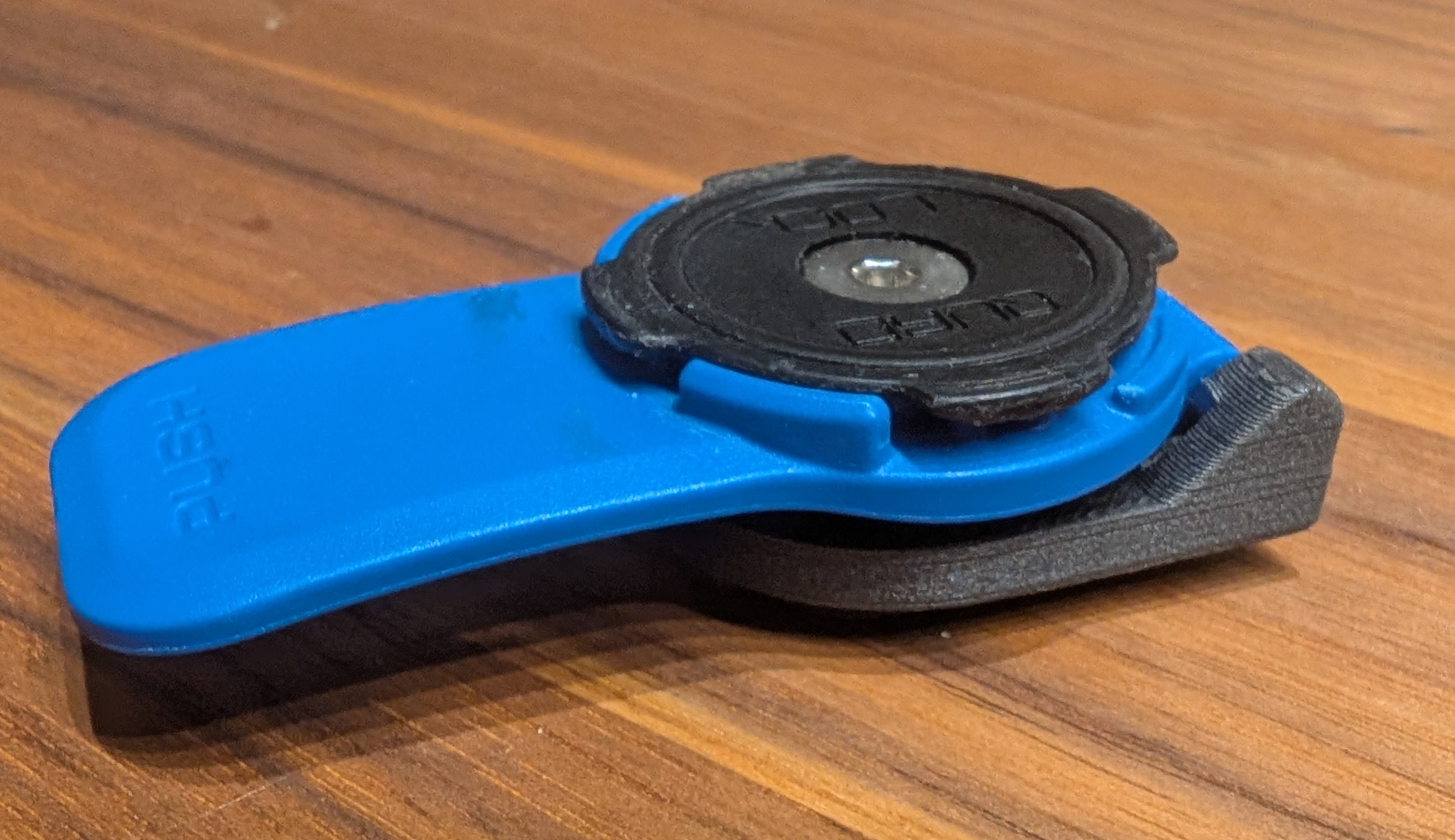 Garmin to Quad Lock Adapter 3D model thumbnail