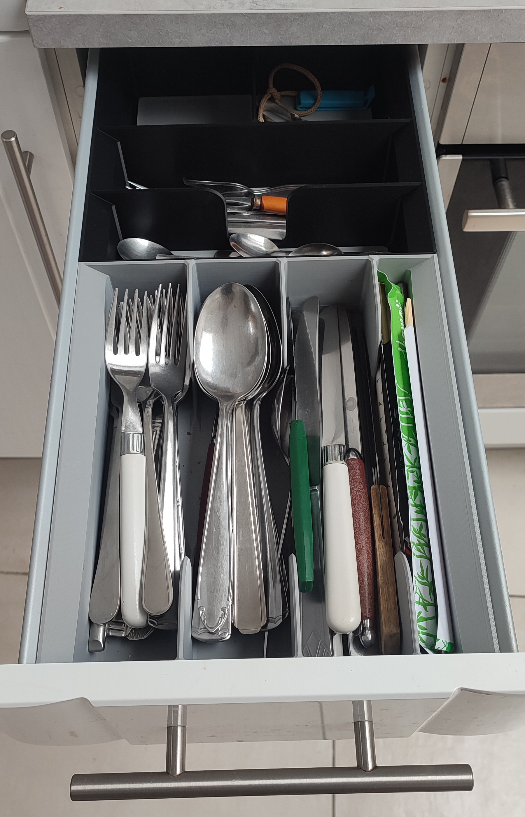 Cutlery tray
