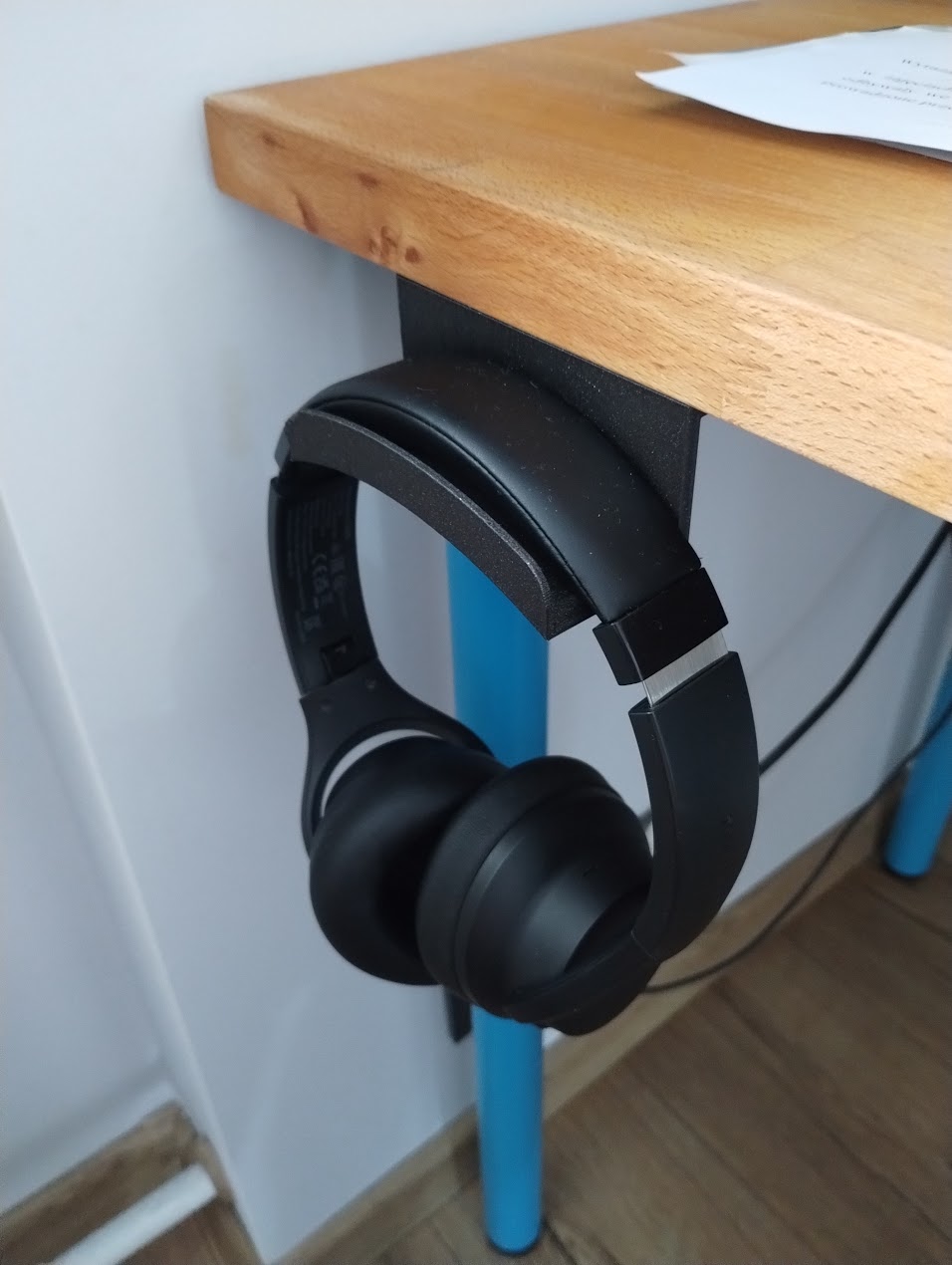 Soundcore Q20i Headphones Hanger for underdesk installation