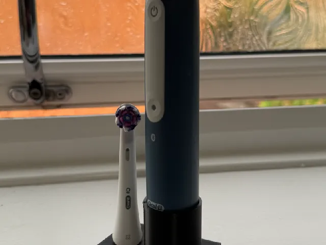 Electirc tooth brush stand