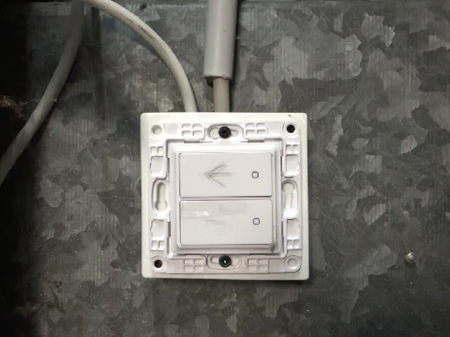 Shelly surface mounted switch box