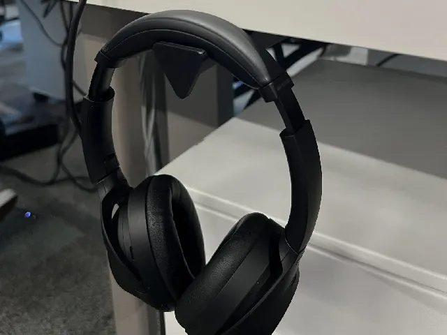 Retractable headphone holder, print-in-place