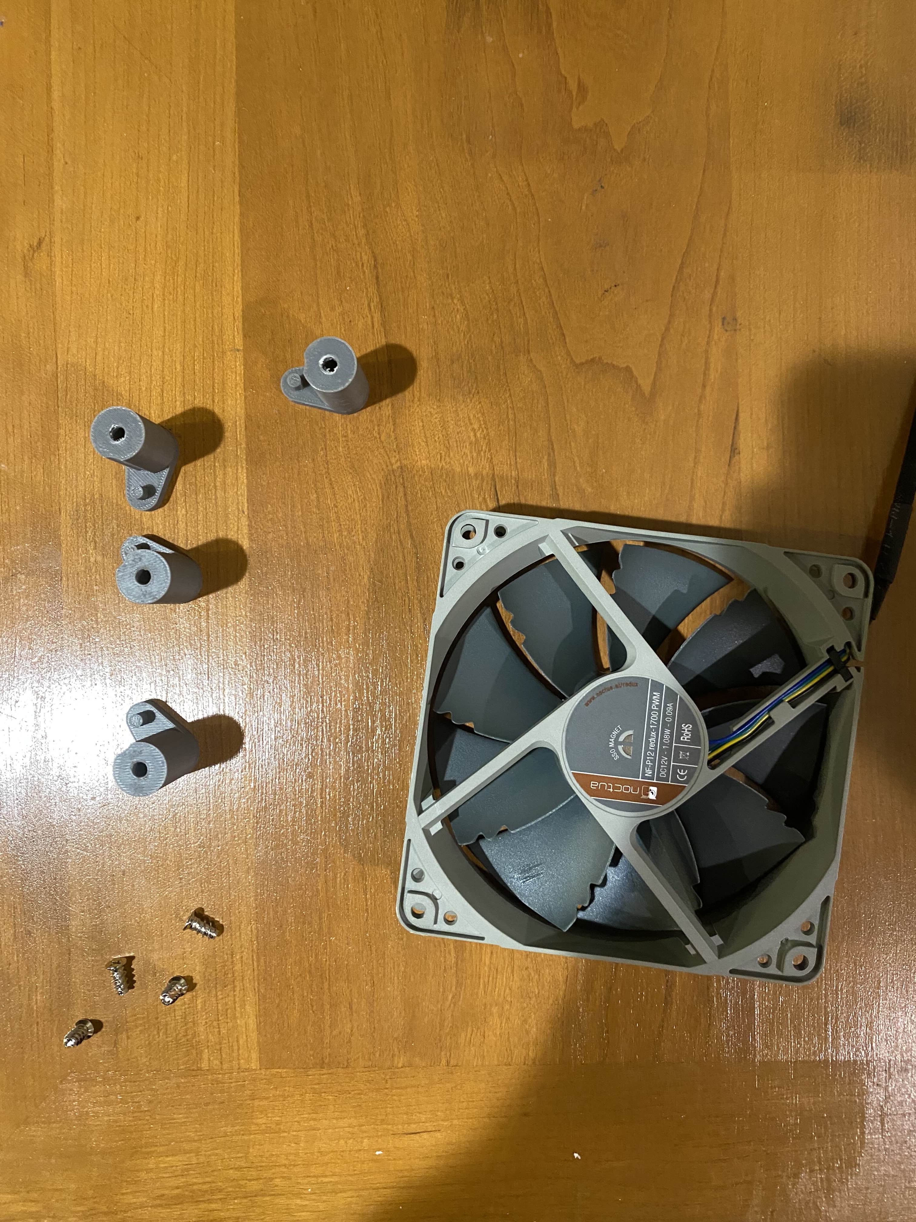 120 MM -> 140 MM PC case fan frame/mount