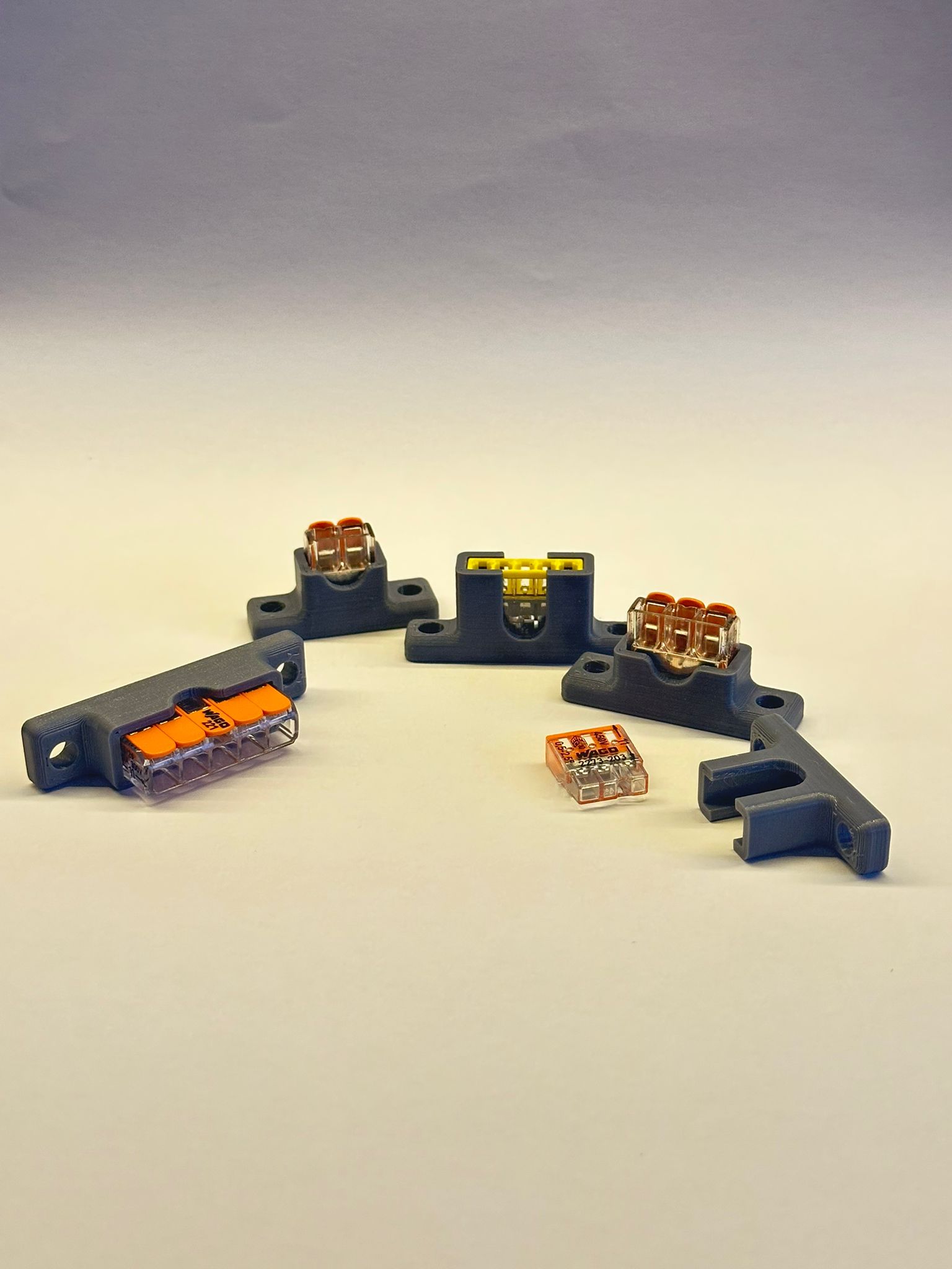 Vertical WAGO 221 / 222 / 2273 Series Universal Connector Holders