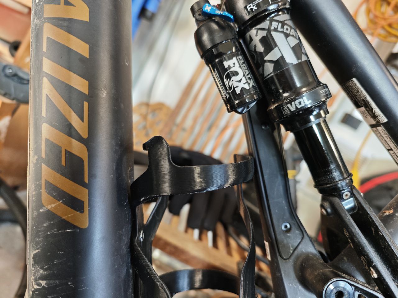 Specialized Turbo Levo  bottle holder