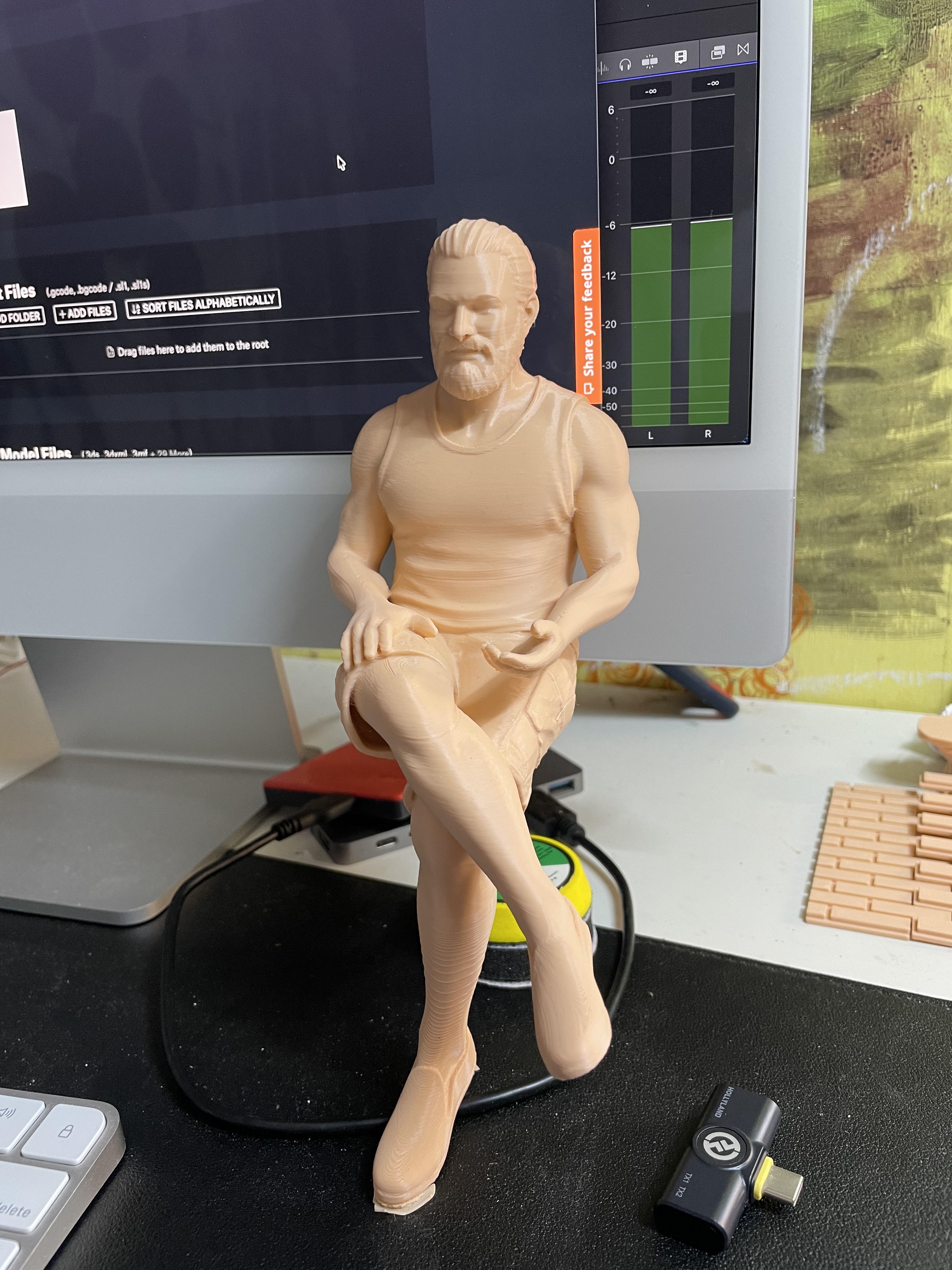 Miniatura 5 do modelo 3D Man sitting 1/10 scale