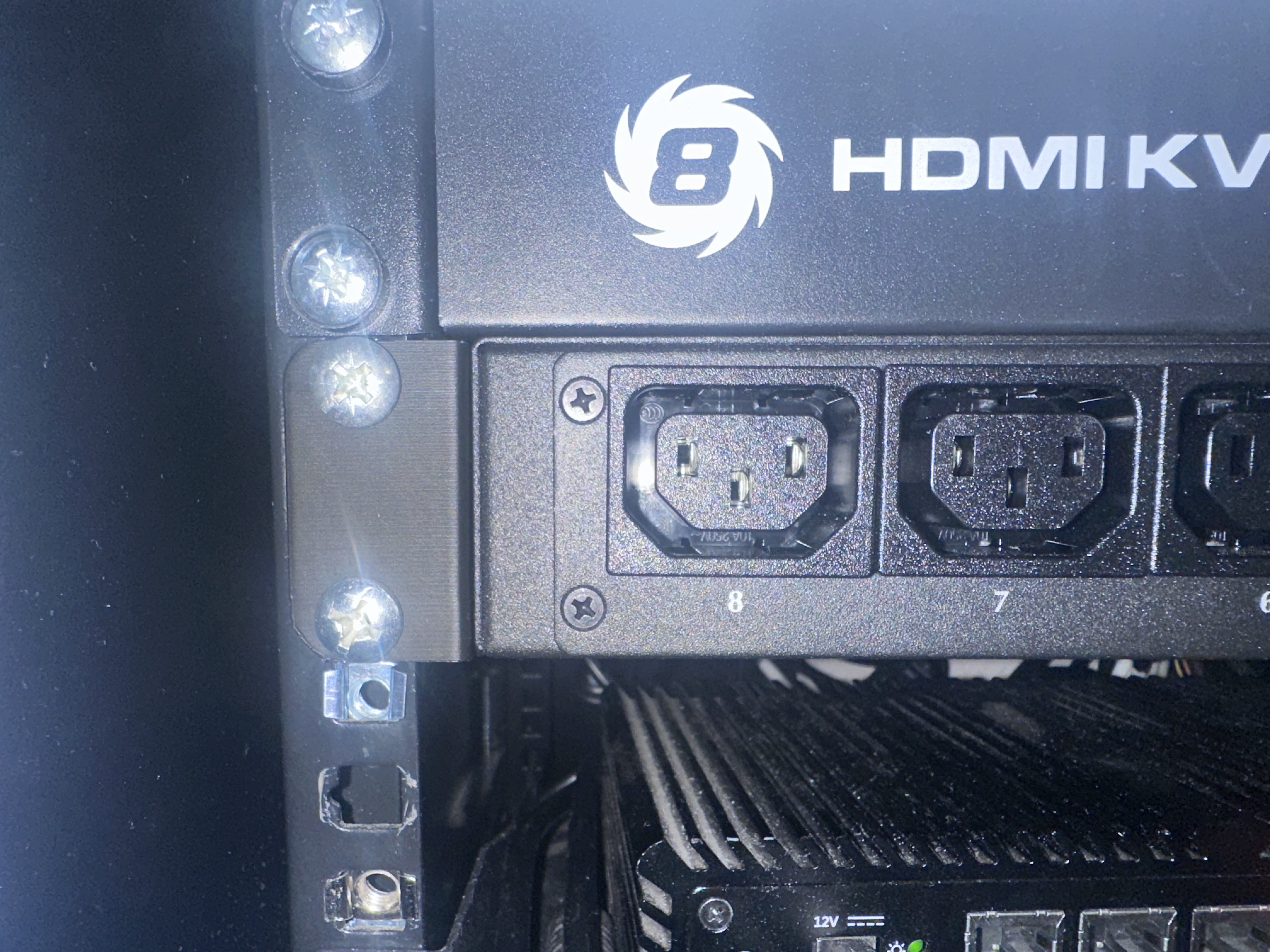 Planet IPM-8220 Rack ears