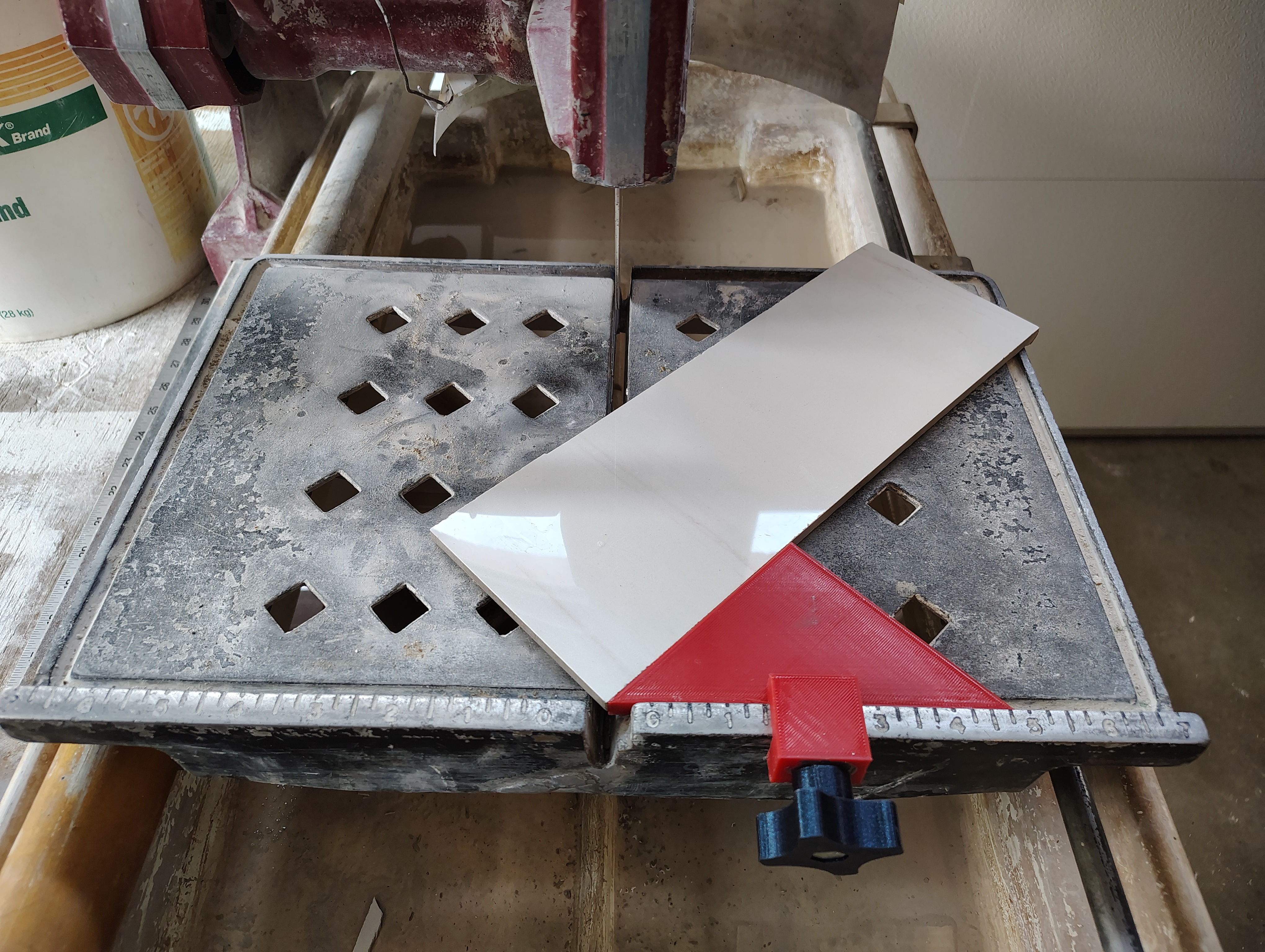 MK Tile Saw 45° Flat Guide in openscad (MK P/N 134577-MK)
