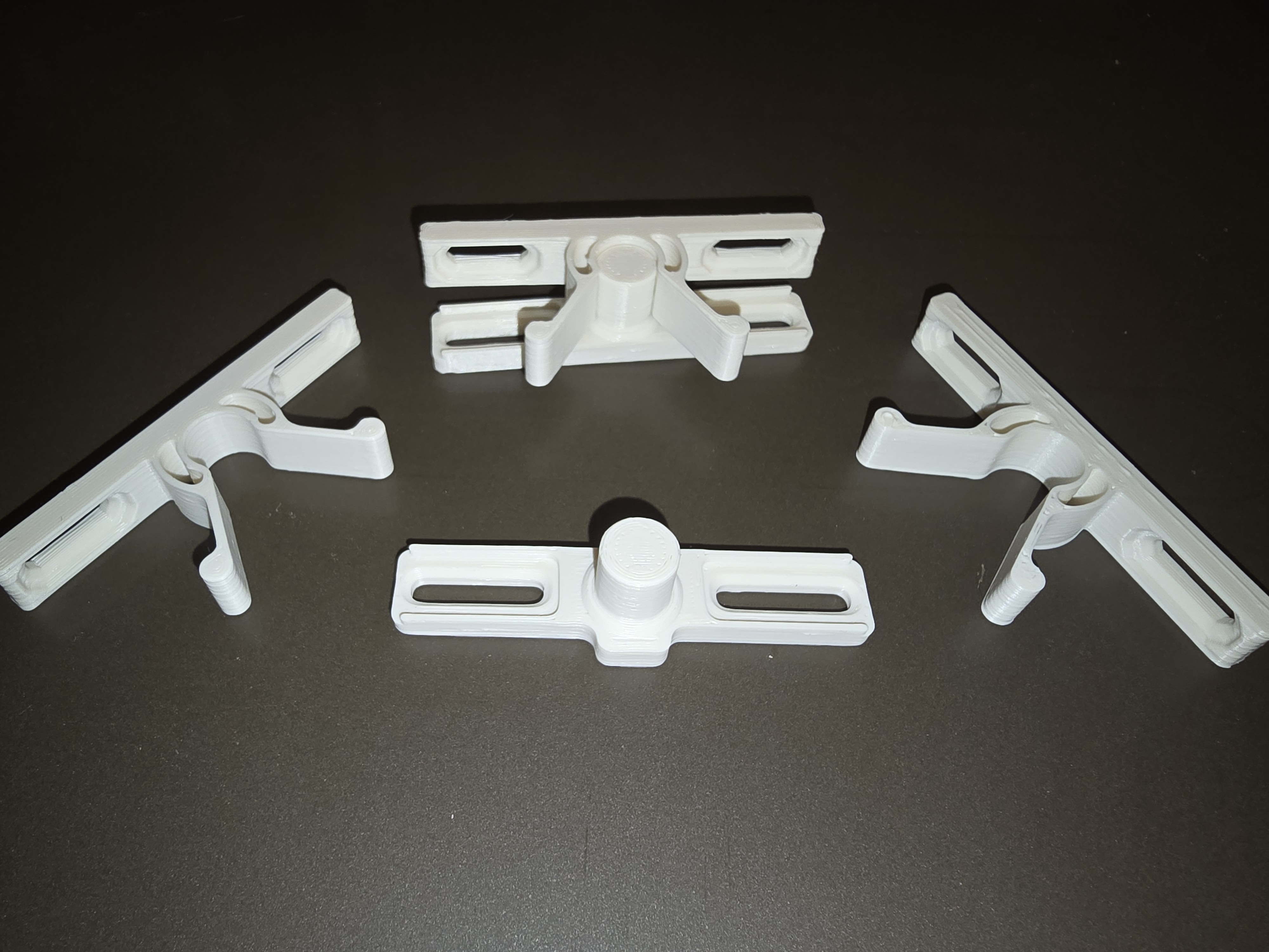Adjustable insect net frame latch
