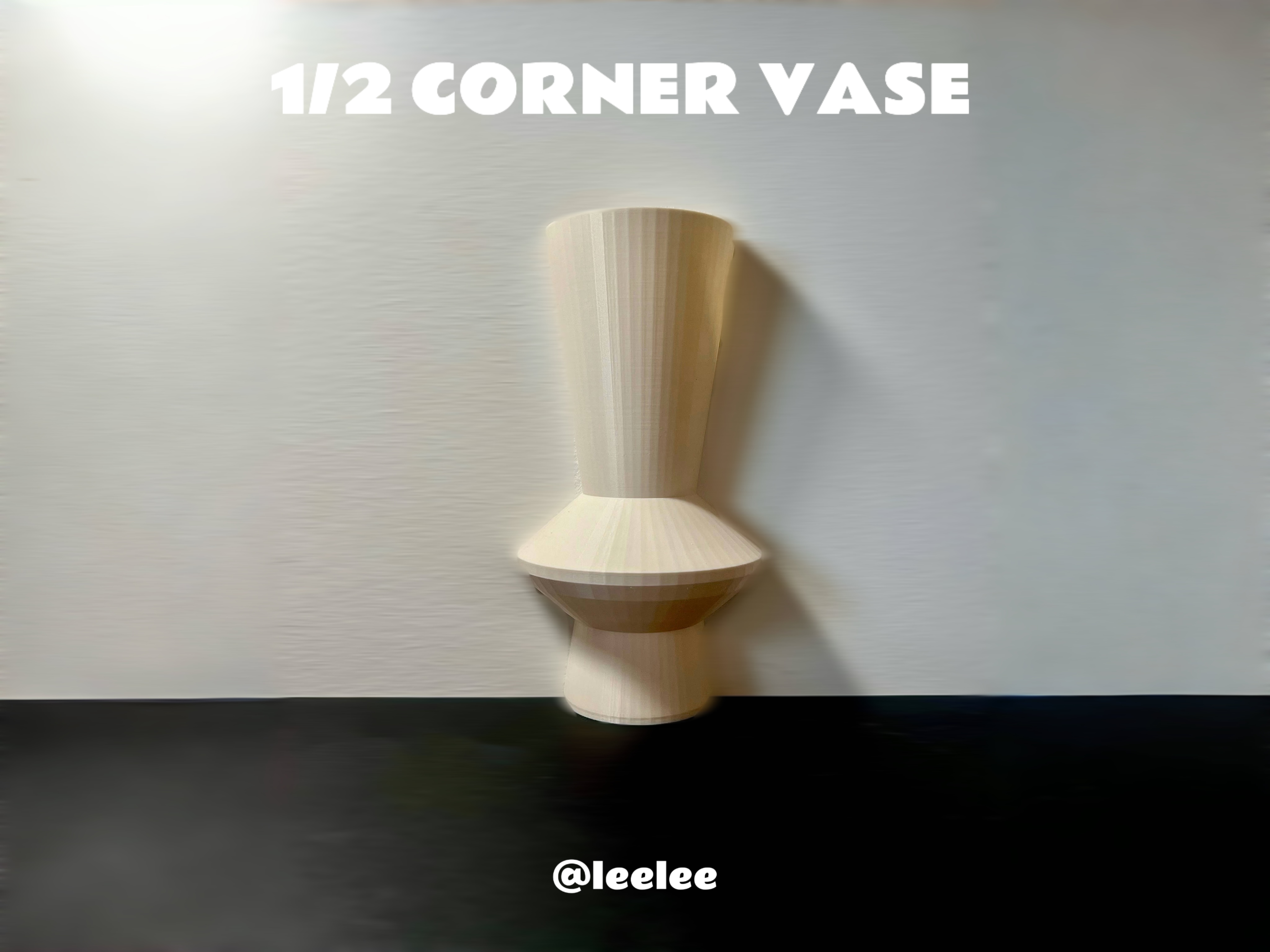 1/2 Corner Vase