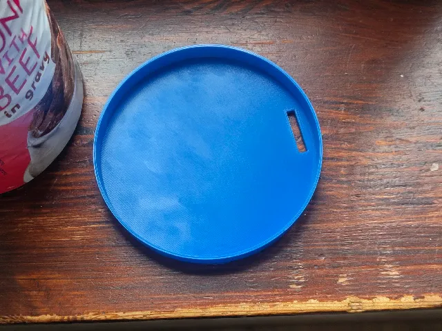 Dog food can lid with/out hole for spoon - parametric