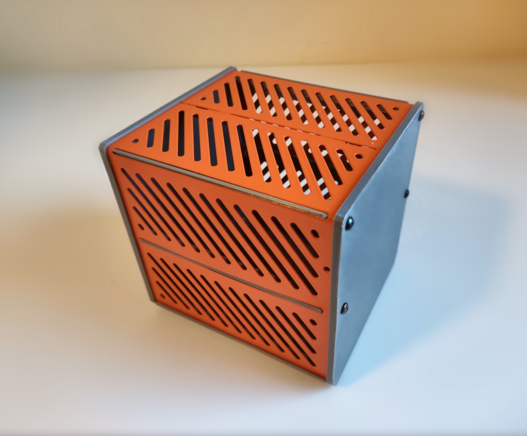 Customizable large enclosure for Projects based on Ikea Vårsyren