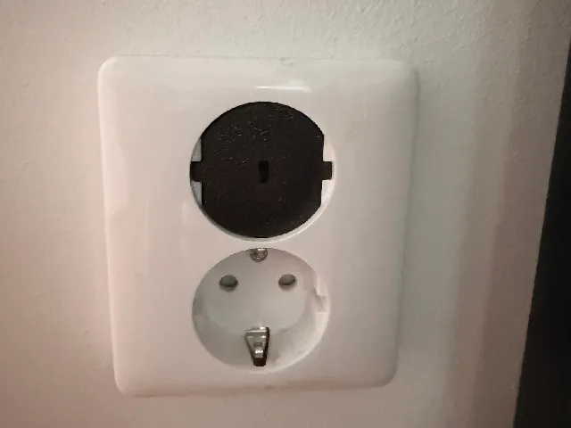 EU Wall socket Protector