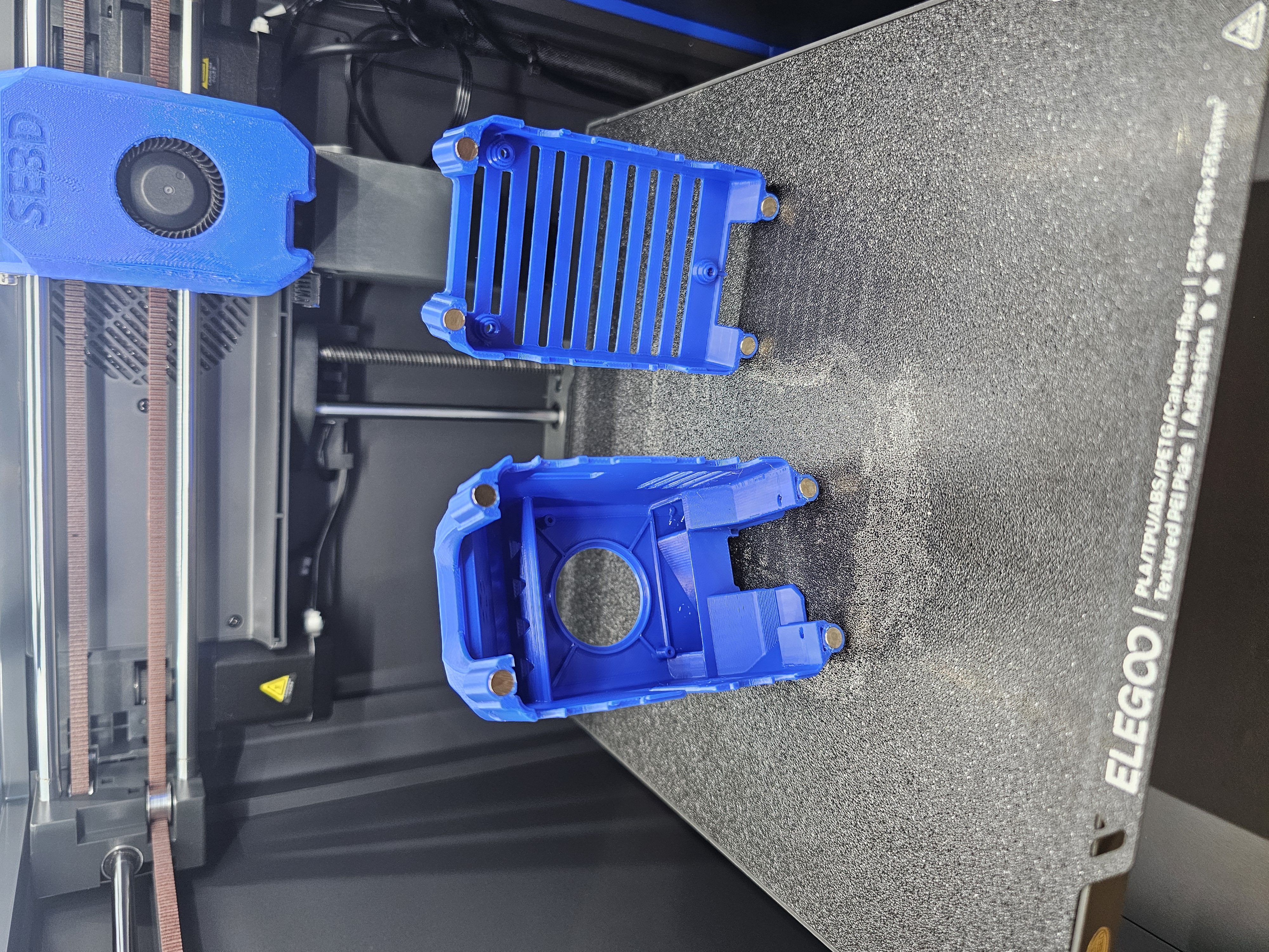 SE3D Cover with magnetic mounting for Centauri Carbon