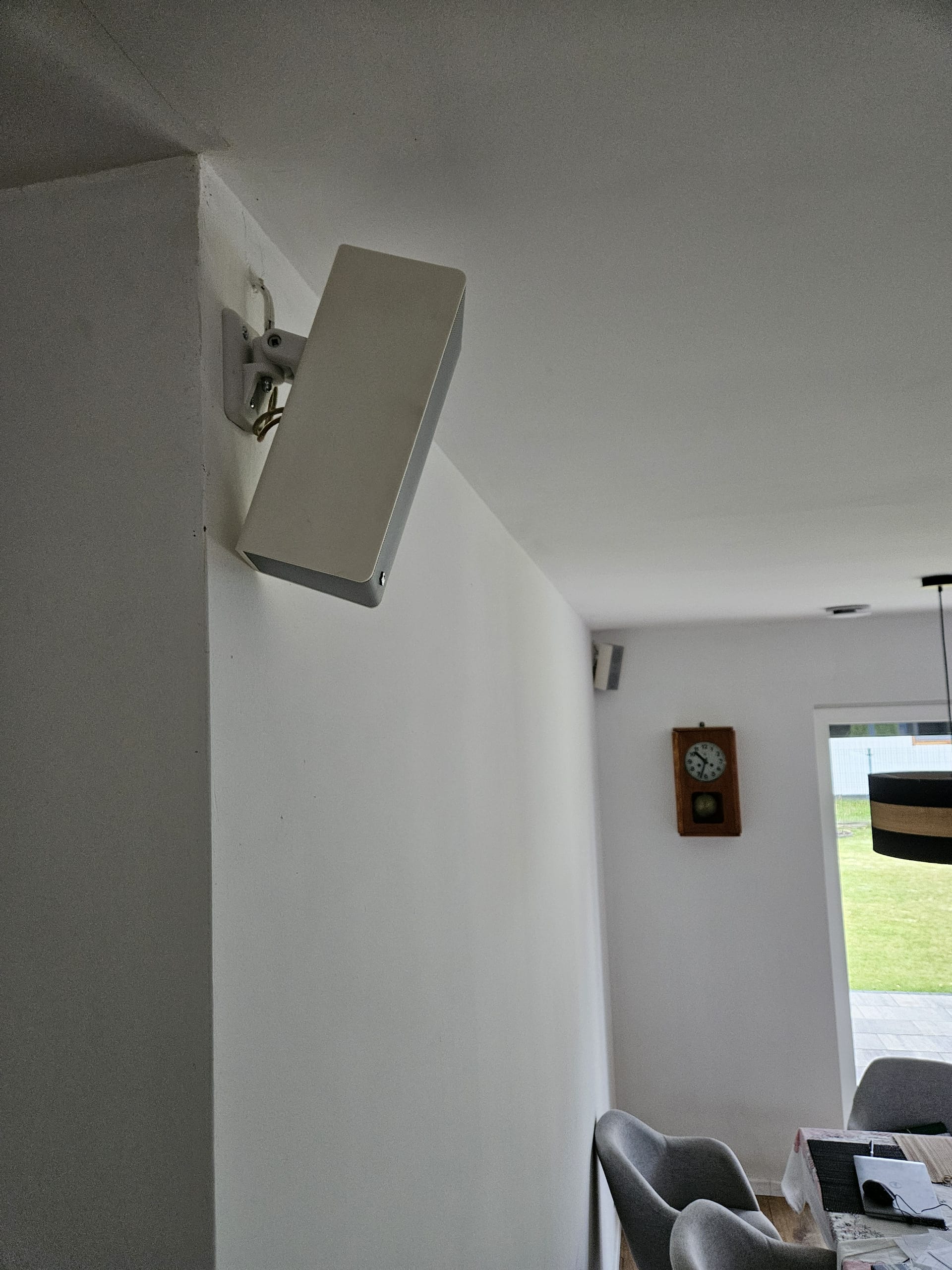 wall mount for speaker