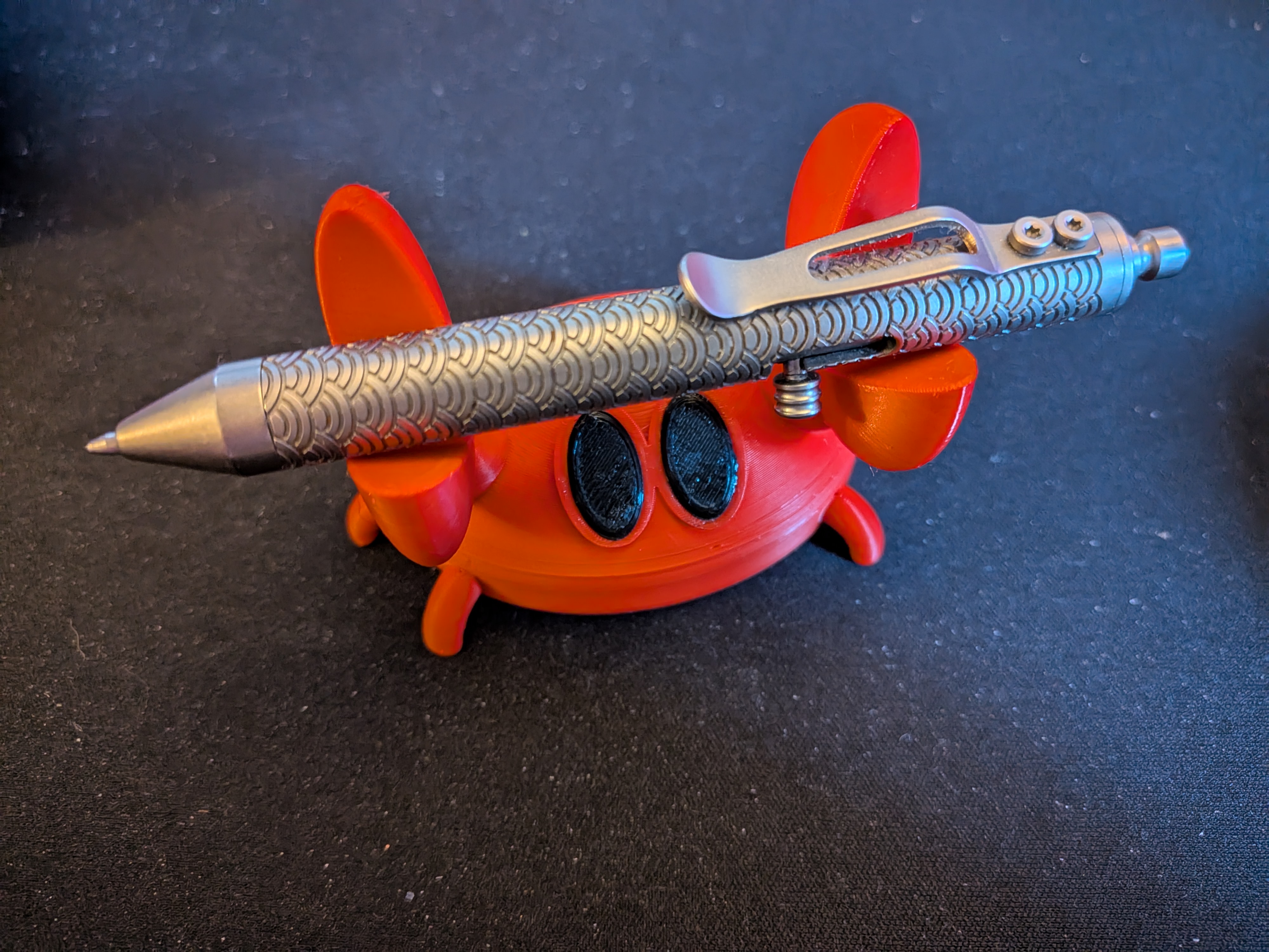 Crab Pen Holder with storage
