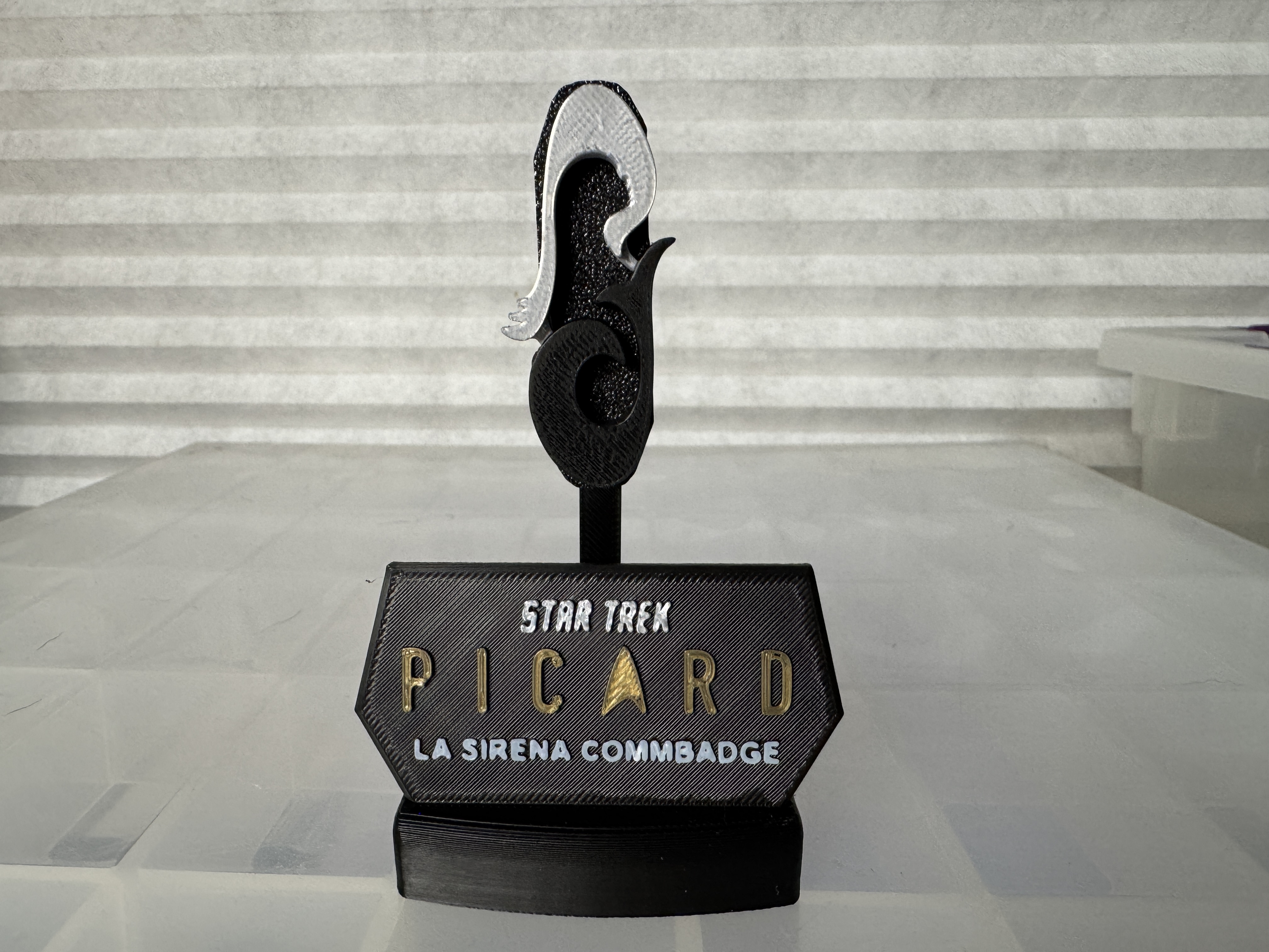 Star Trek: Picad La Sirena Commbadge
