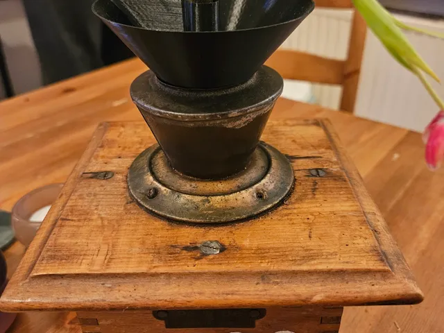 Kaffeemühlentrichter