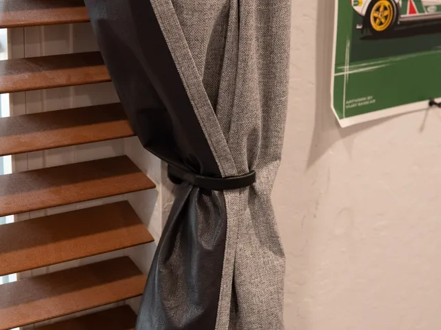 Curtain Hook V2