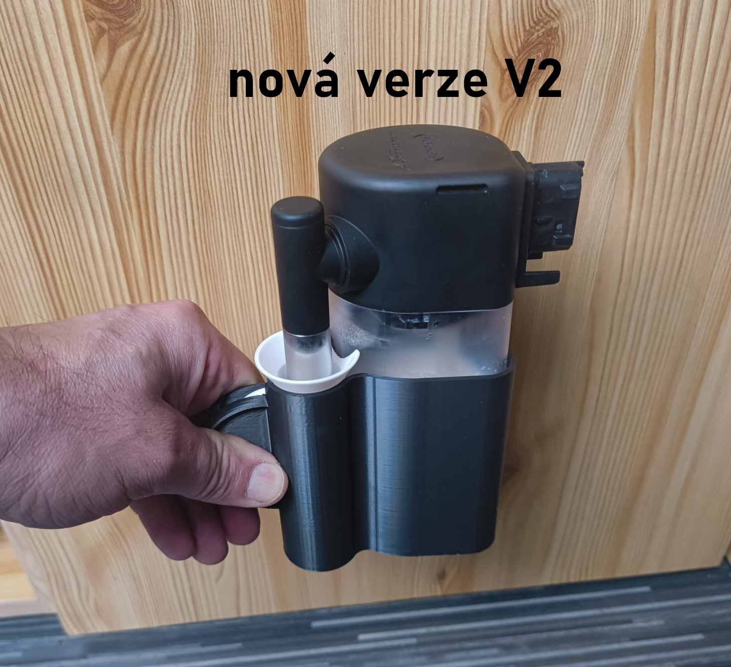 Držák mlékovače s odkapávačem – Delonghi Magnifica Evo (V2 Improved Design) Milk Frother Holder with Drip Tray