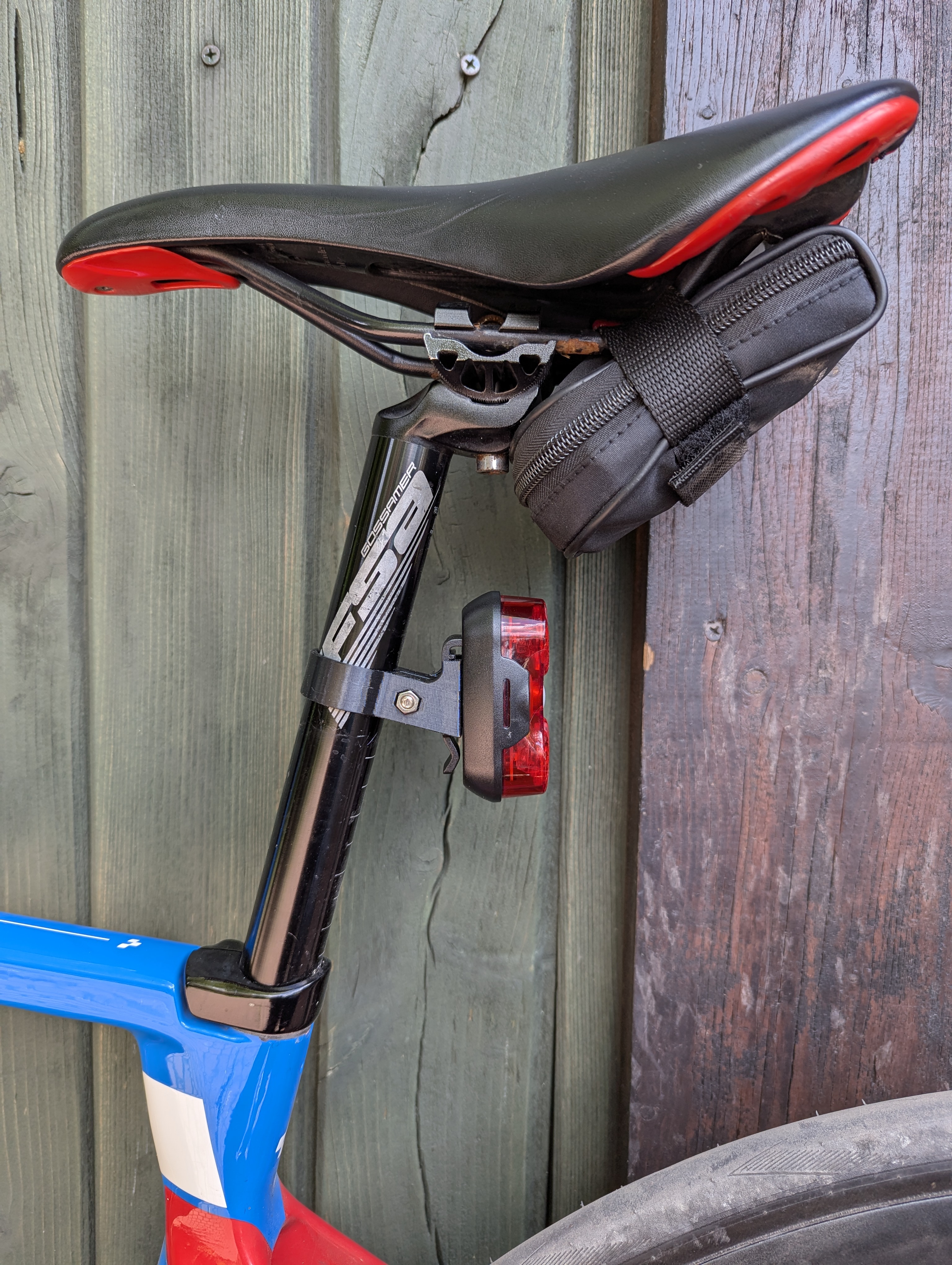 Theftproof seatpost mount for road bike rear light