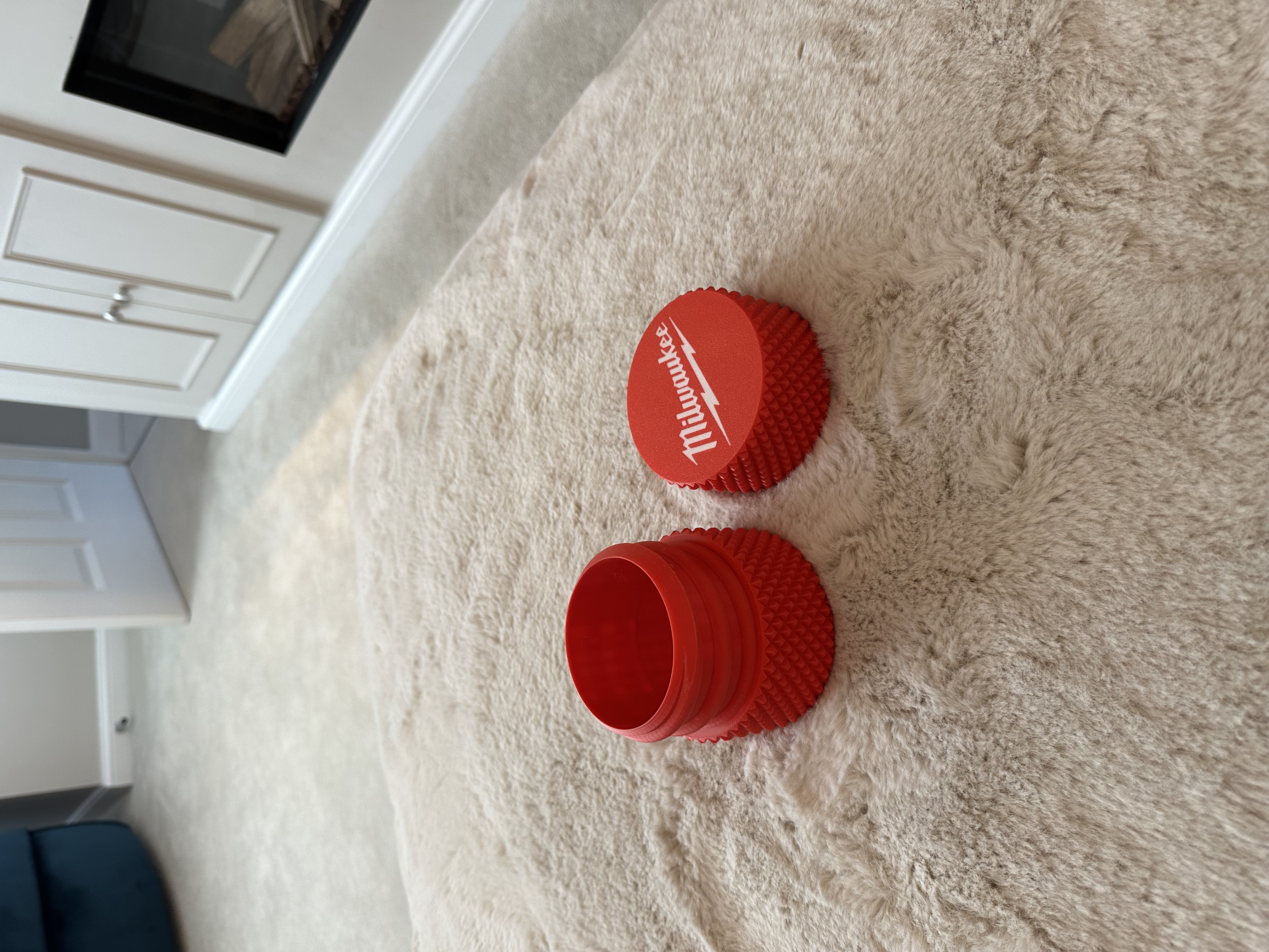 Miniatura 5 do modelo 3D Milwaukee Threaded Container