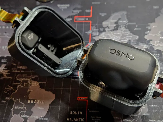 OSMO 360 box with space for DJI Mic mini and magnetic mount