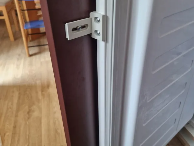 Refrigerator sliding bearing