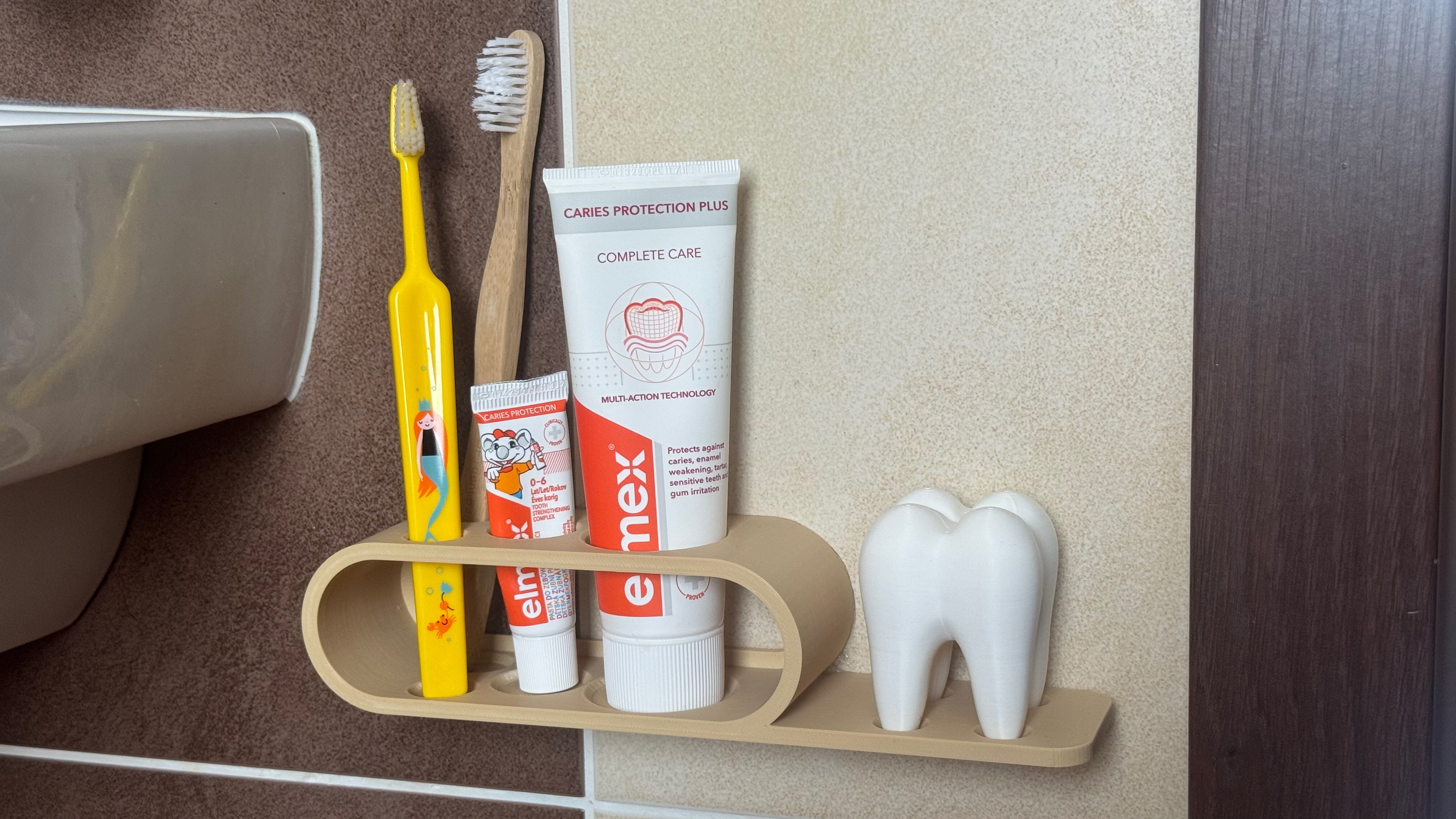Toothbrush hoder / Držák na zubní kartáčky